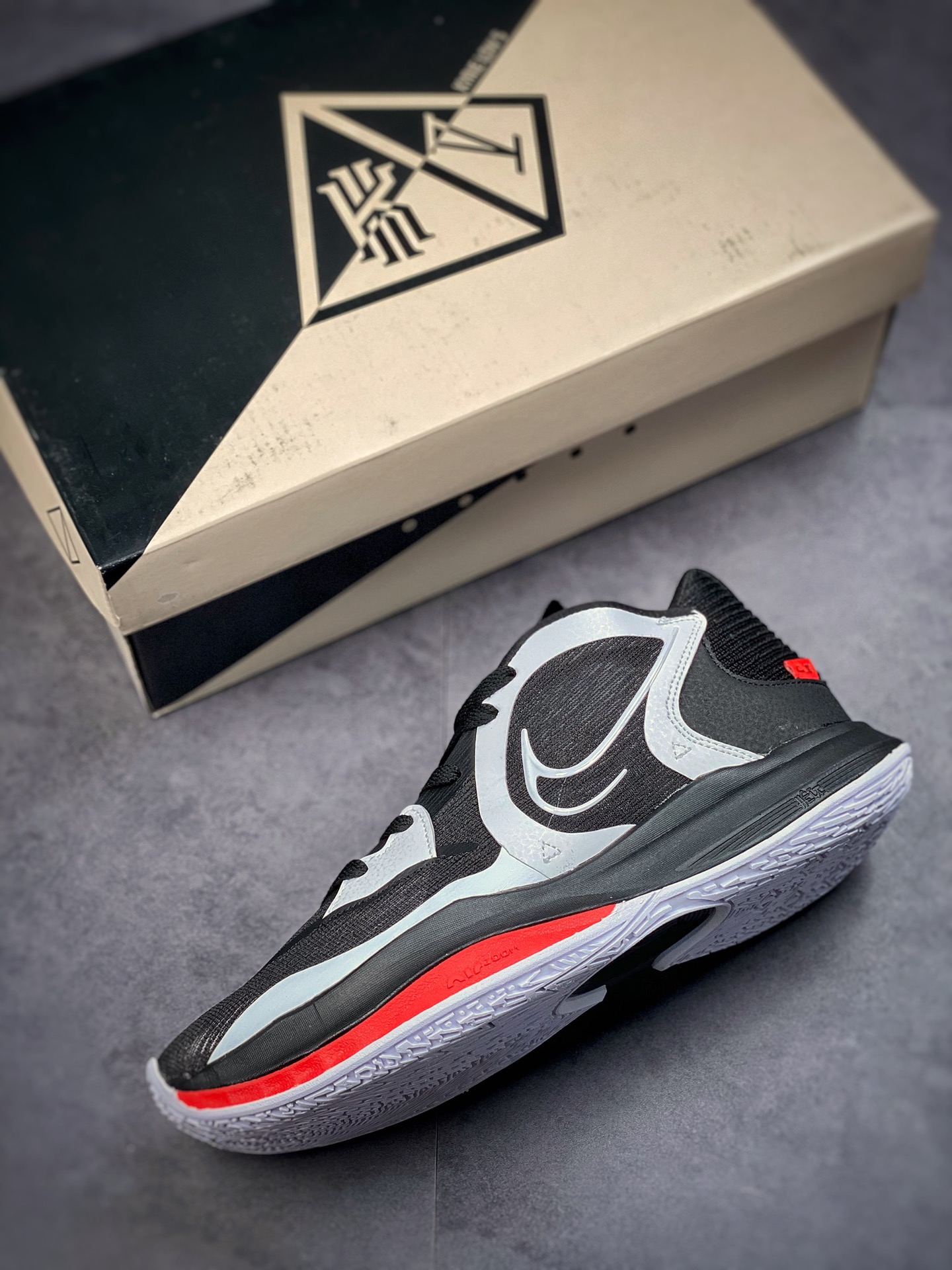 200 Nike Kyrie Low 5 EP 欧文5代低帮休闲运动篮球鞋 DJ6012-001
