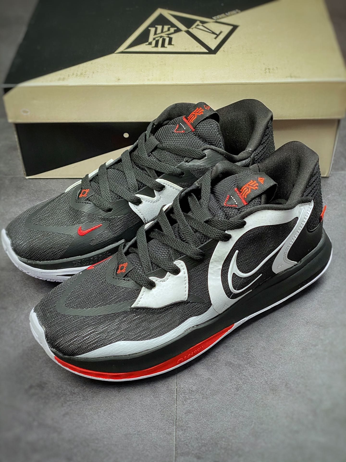 200 Nike Kyrie Low 5 EP 欧文5代低帮休闲运动篮球鞋 DJ6012-001