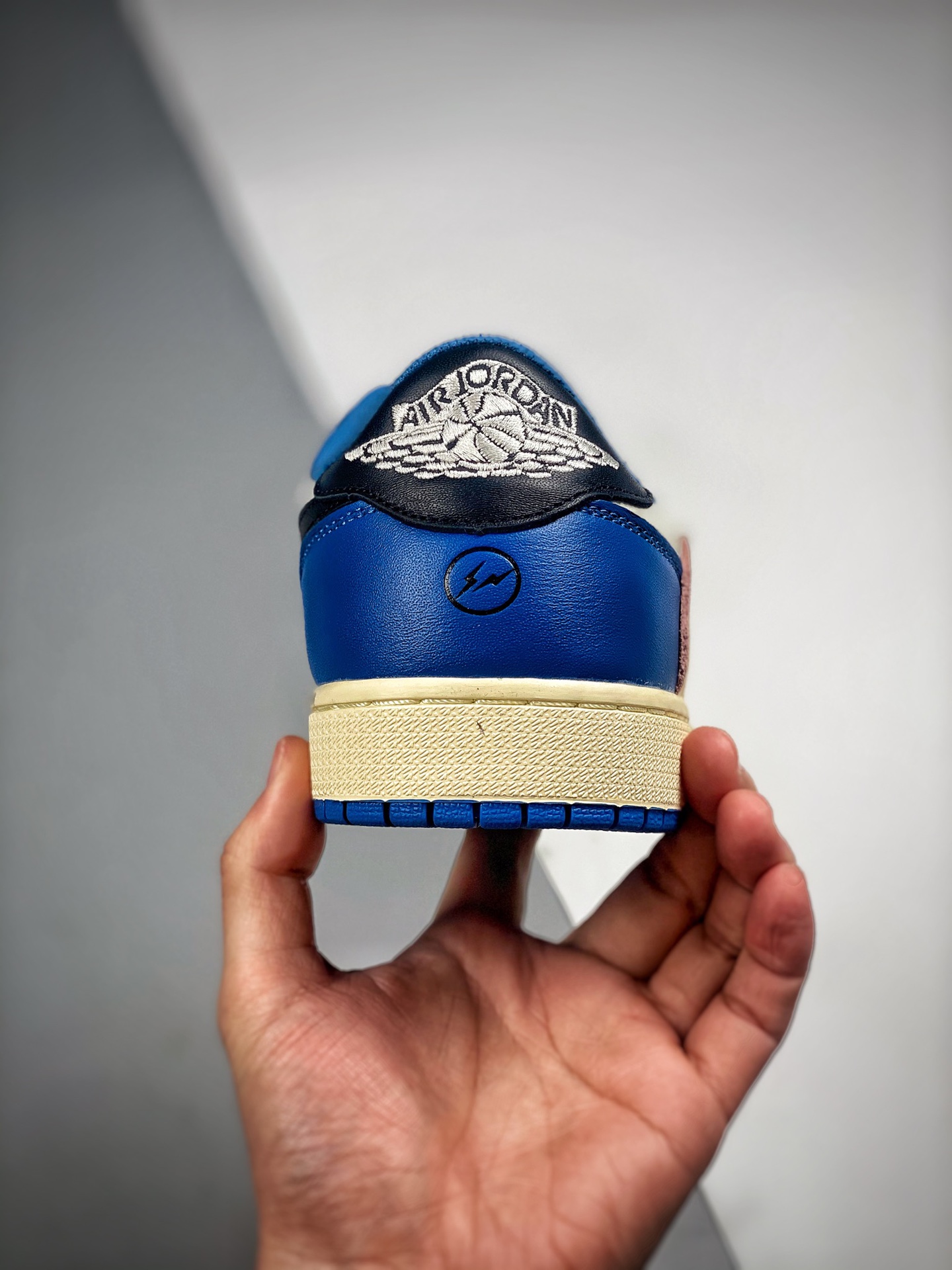 Miniatura 7