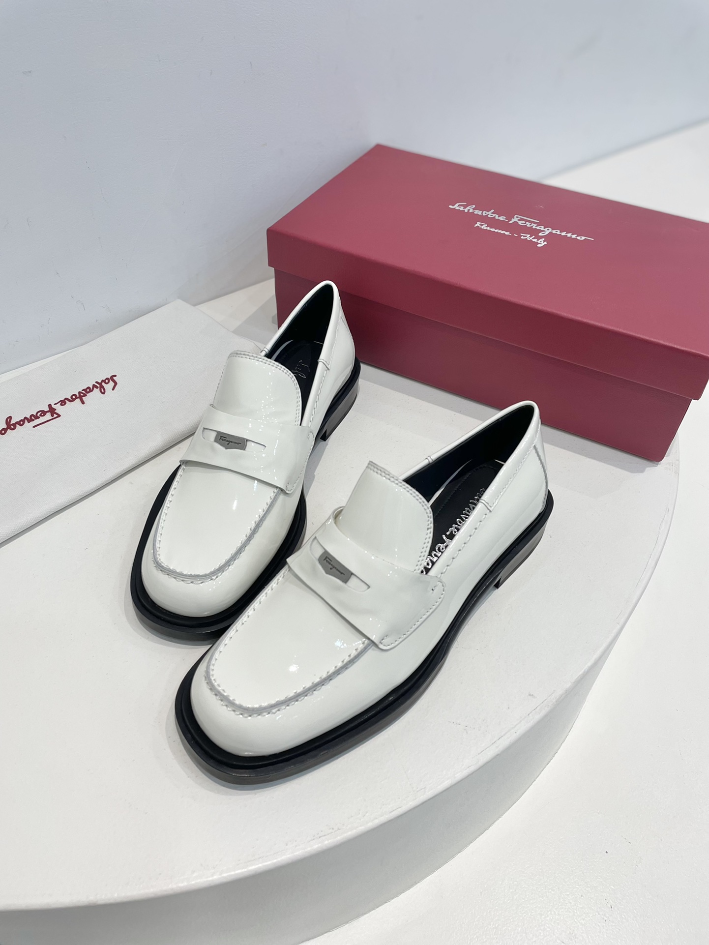 [Ferragamo Women