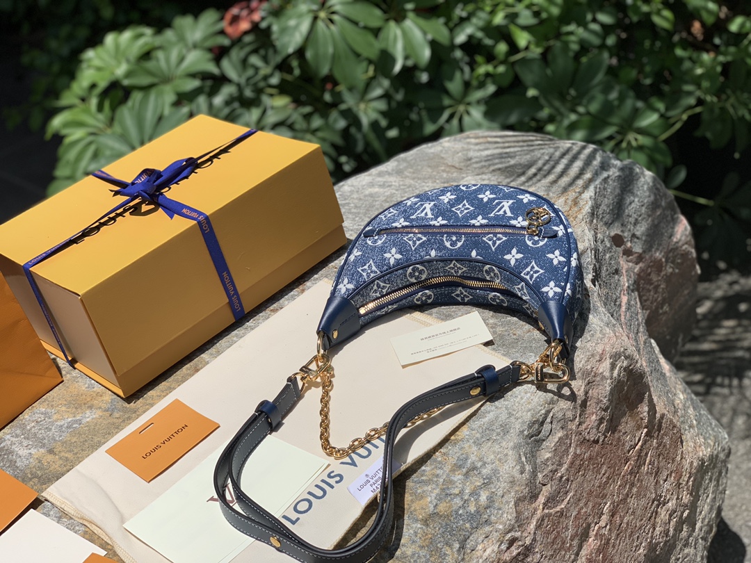 非市场普通货 进口皮料半钢五金 m81166尺寸23 x 13 x 6 CM纯正海外渠道货！L&V202