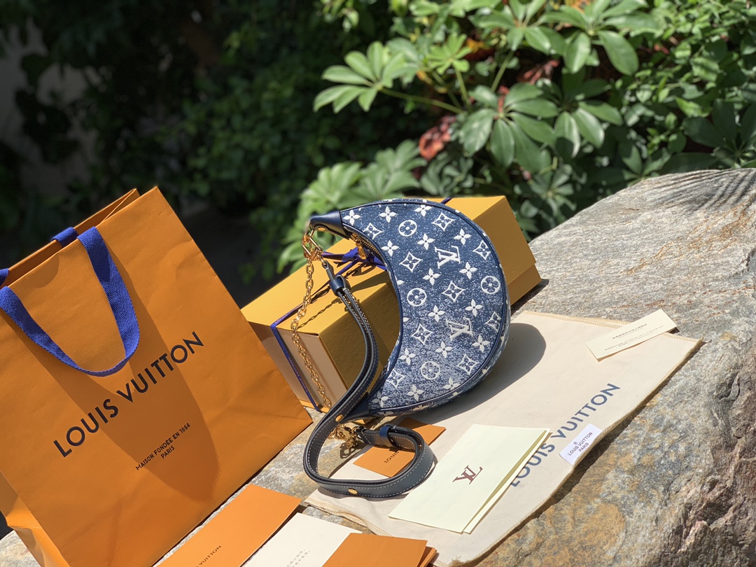 非市场普通货 进口皮料半钢五金 m81166尺寸23 x 13 x 6 CM纯正海外渠道货！L&V202