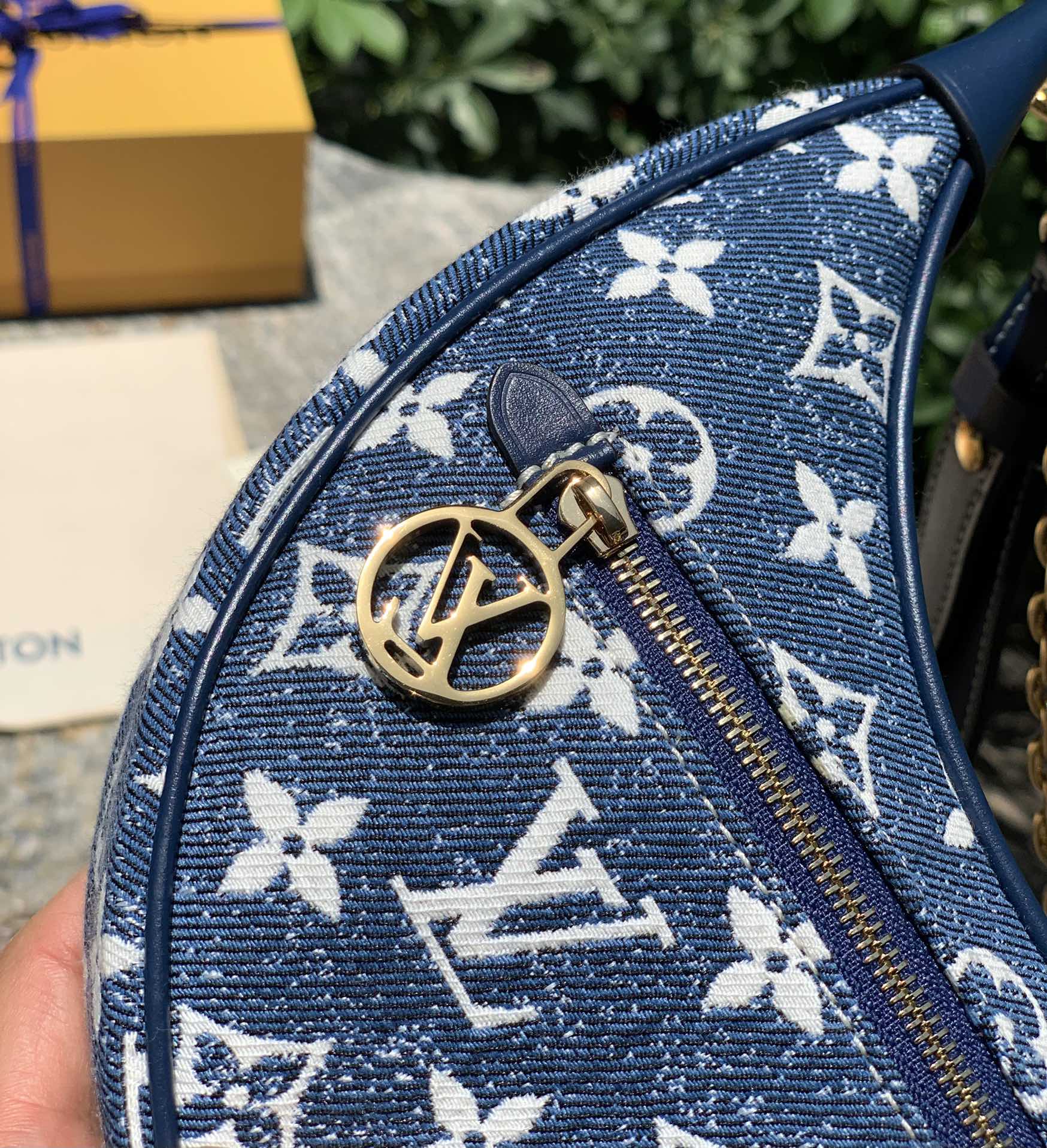 非市场普通货 进口皮料半钢五金 m81166尺寸23 x 13 x 6 CM纯正海外渠道货！L&V202