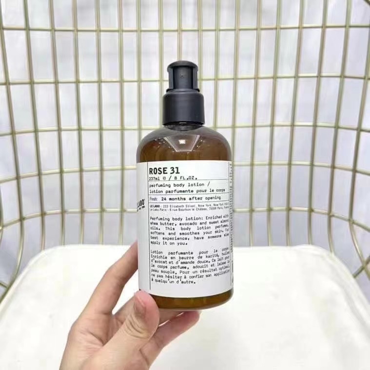 Le Labo Rose 31 Perfuming Body Lotion - 237ml, Long-Lasting Fragrance 1 i1652877894 6327 0