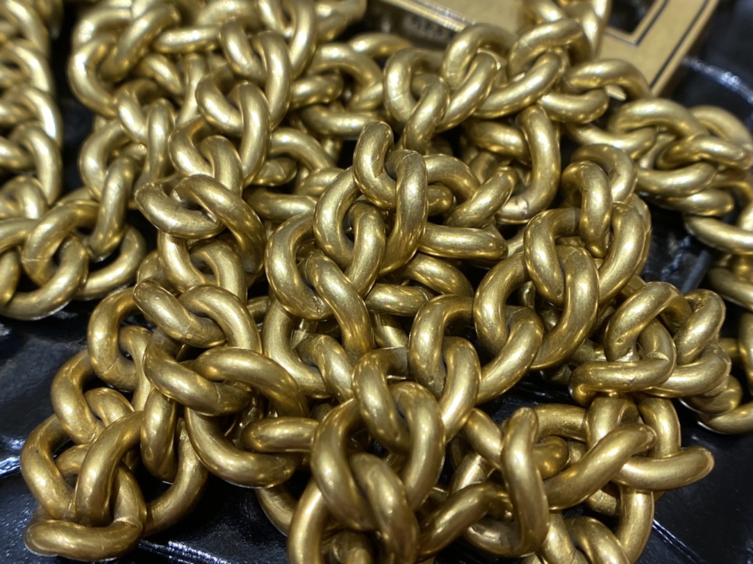 Balenciaga 𝐁. 𝘄𝗮𝗹𝗹𝗲𝘁 𝗼𝗻 𝗰𝗵𝗮𝗶𝗻 19.5CM BAG 593615鳄鱼纹黑色金扣