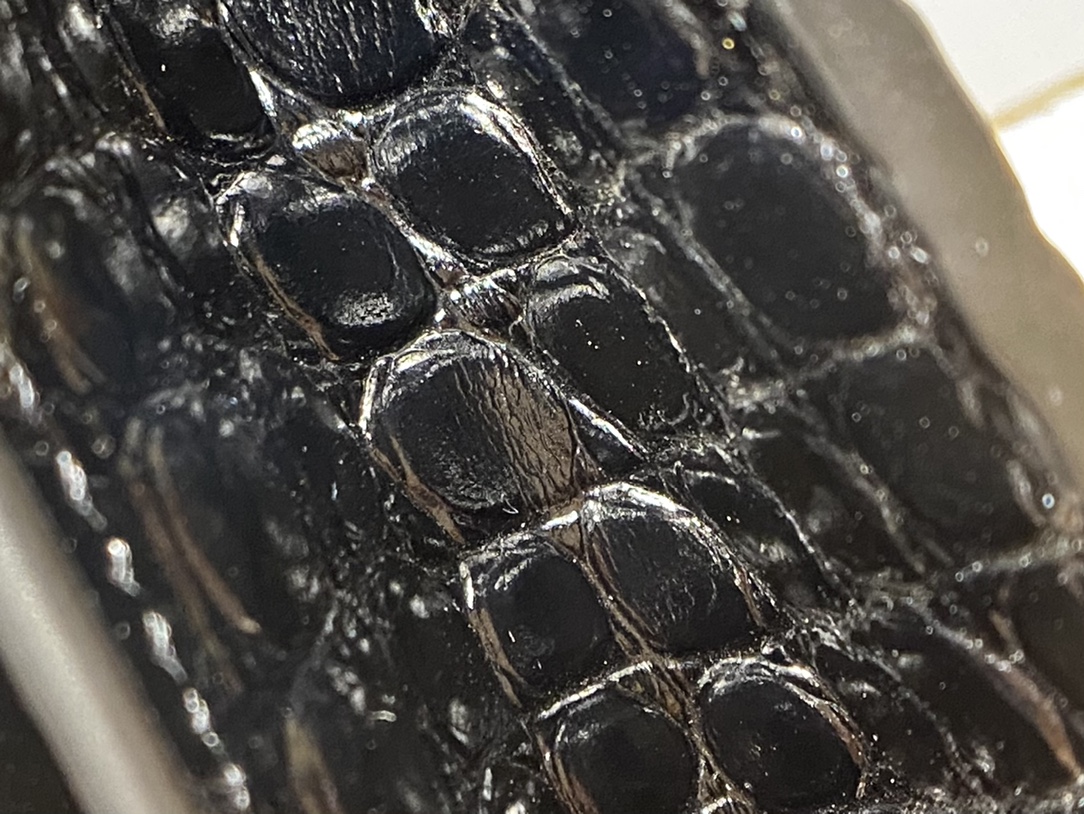 Balenciaga 𝐁. 𝘄𝗮𝗹𝗹𝗲𝘁 𝗼𝗻 𝗰𝗵𝗮𝗶𝗻 19.5CM BAG 593615鳄鱼纹黑色金扣