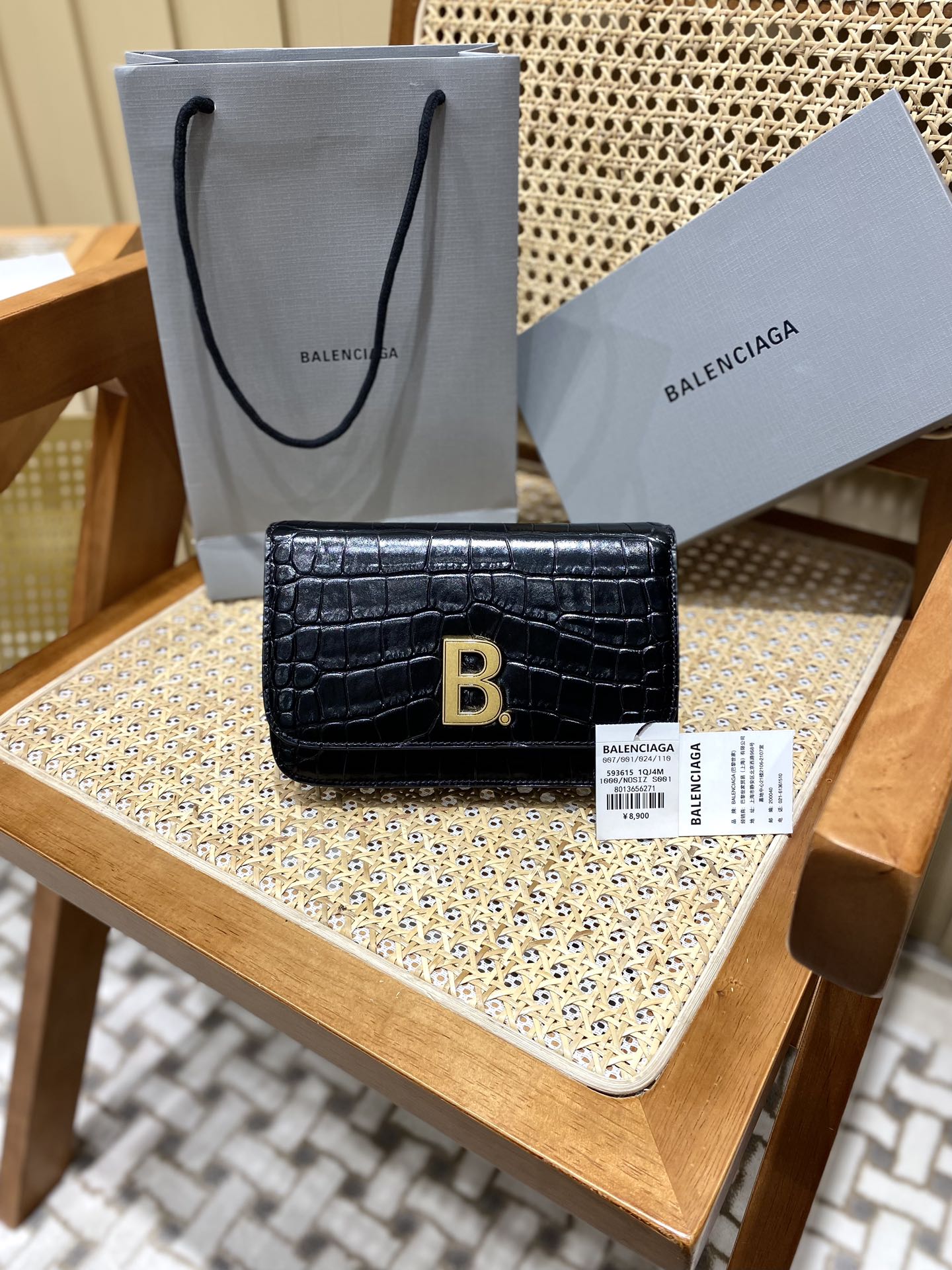 Balenciaga 𝐁. 𝘄𝗮𝗹𝗹𝗲𝘁 𝗼𝗻 𝗰𝗵𝗮𝗶𝗻 19.5CM BAG 593615鳄鱼纹黑色金扣