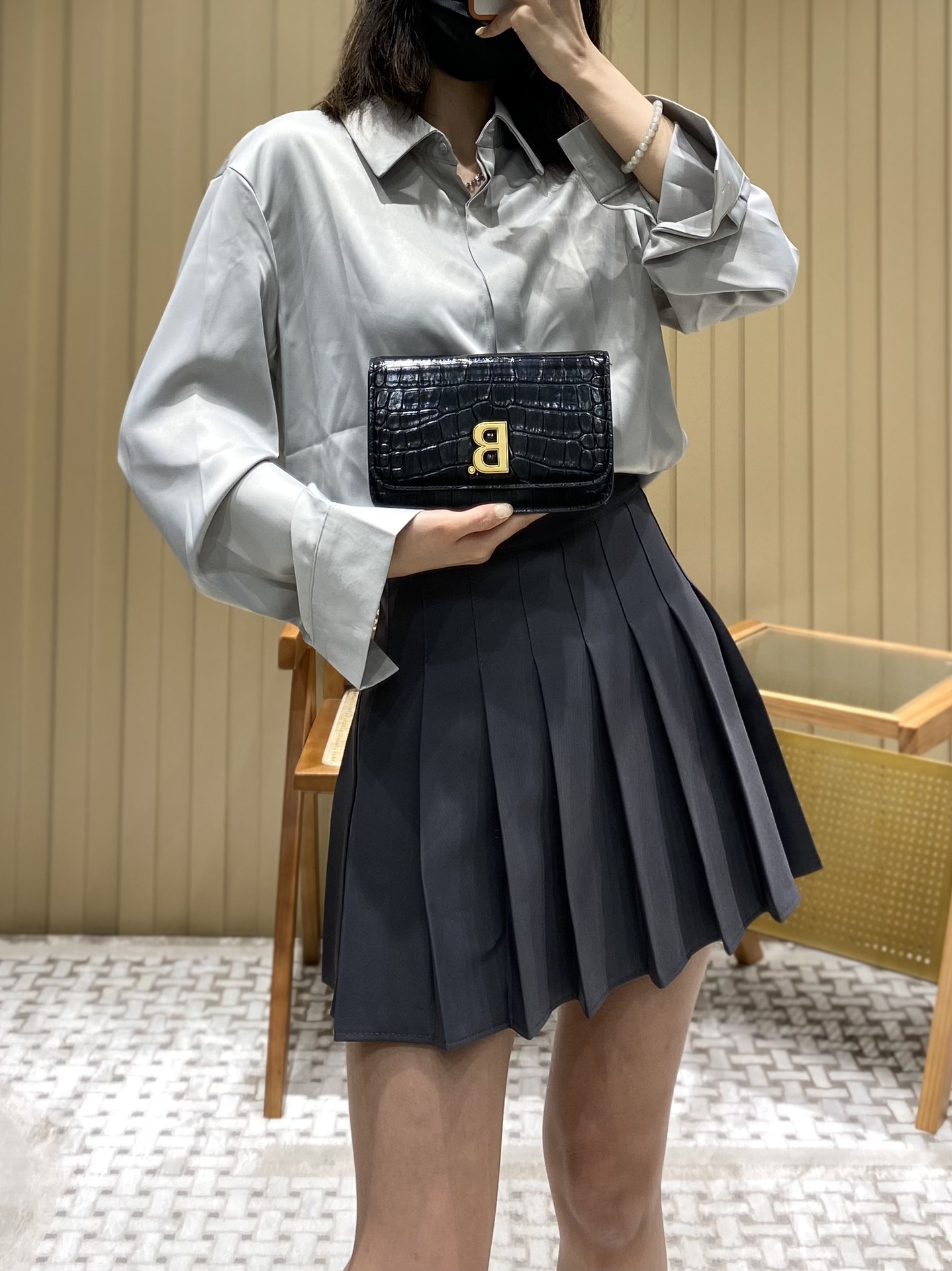 Balenciaga 𝐁. 𝘄𝗮𝗹𝗹𝗲𝘁 𝗼𝗻 𝗰𝗵𝗮𝗶𝗻 19.5CM BAG 593615鳄鱼纹黑色金扣