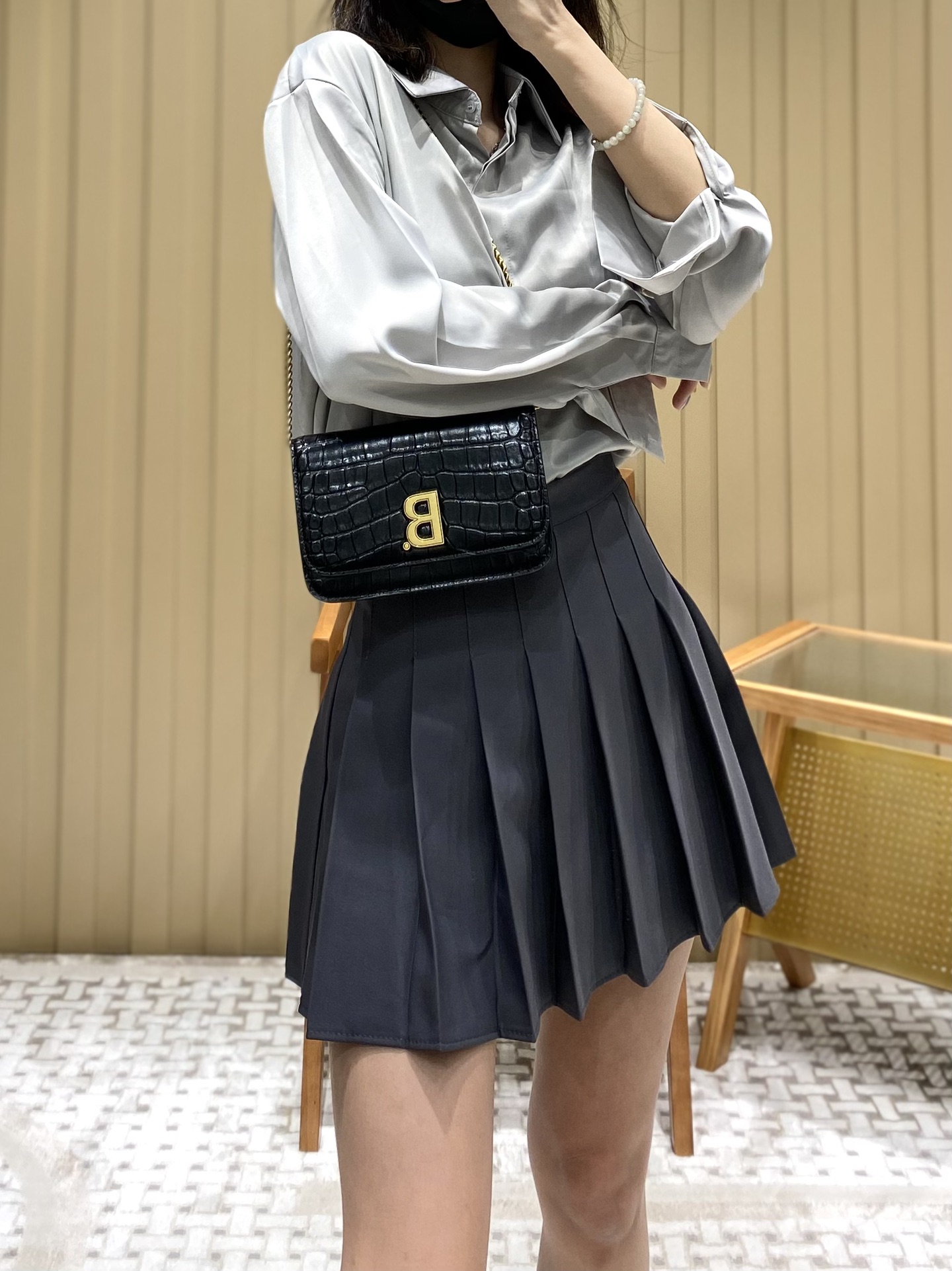 Balenciaga 𝐁. 𝘄𝗮𝗹𝗹𝗲𝘁 𝗼𝗻 𝗰𝗵𝗮𝗶𝗻 19.5CM BAG 593615鳄鱼纹黑色金扣