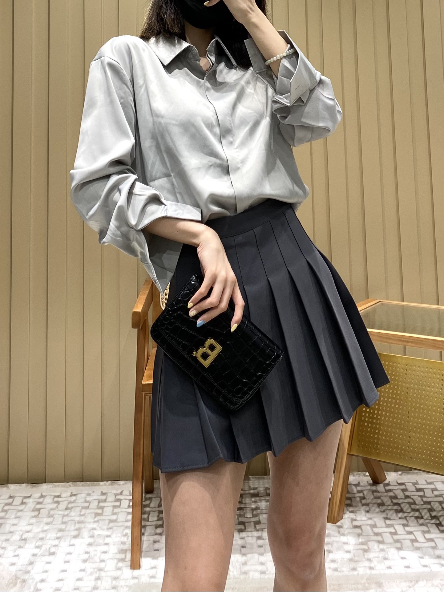 Balenciaga 𝐁. 𝘄𝗮𝗹𝗹𝗲𝘁 𝗼𝗻 𝗰𝗵𝗮𝗶𝗻 19.5CM BAG 593615鳄鱼纹黑色金扣
