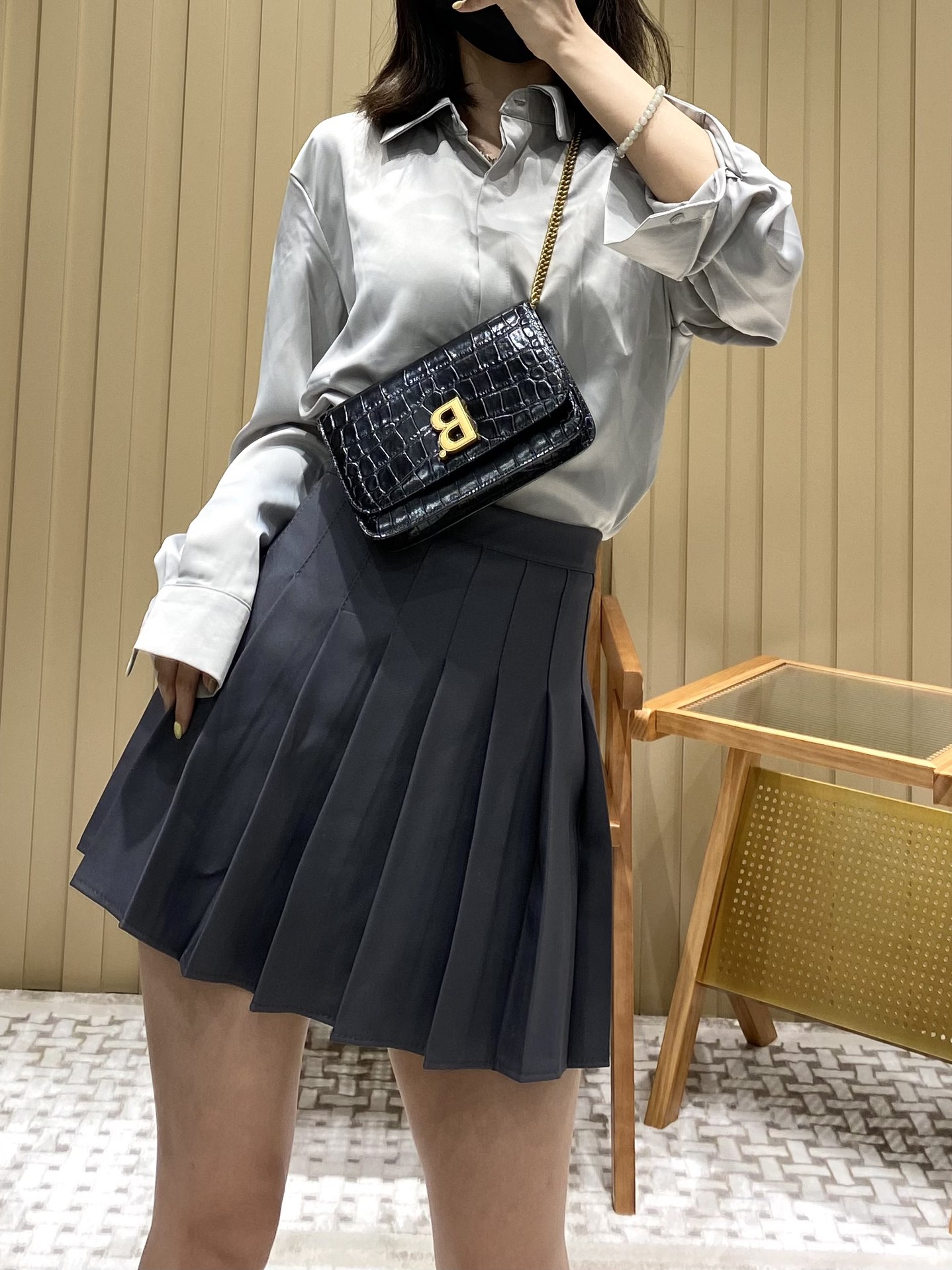 Balenciaga 𝐁. 𝘄𝗮𝗹𝗹𝗲𝘁 𝗼𝗻 𝗰𝗵𝗮𝗶𝗻 19.5CM BAG 593615鳄鱼纹黑色金扣