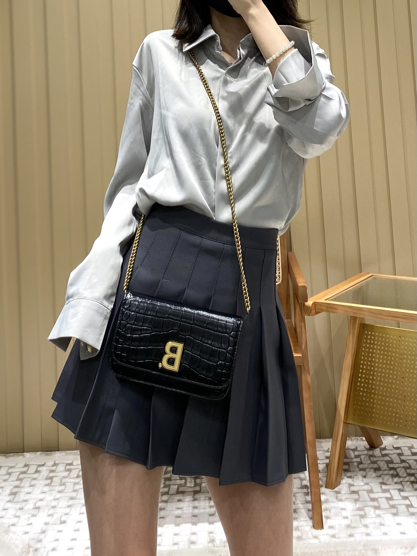 Balenciaga 𝐁. 𝘄𝗮𝗹𝗹𝗲𝘁 𝗼𝗻 𝗰𝗵𝗮𝗶𝗻 19.5CM BAG 593615鳄鱼纹黑色金扣