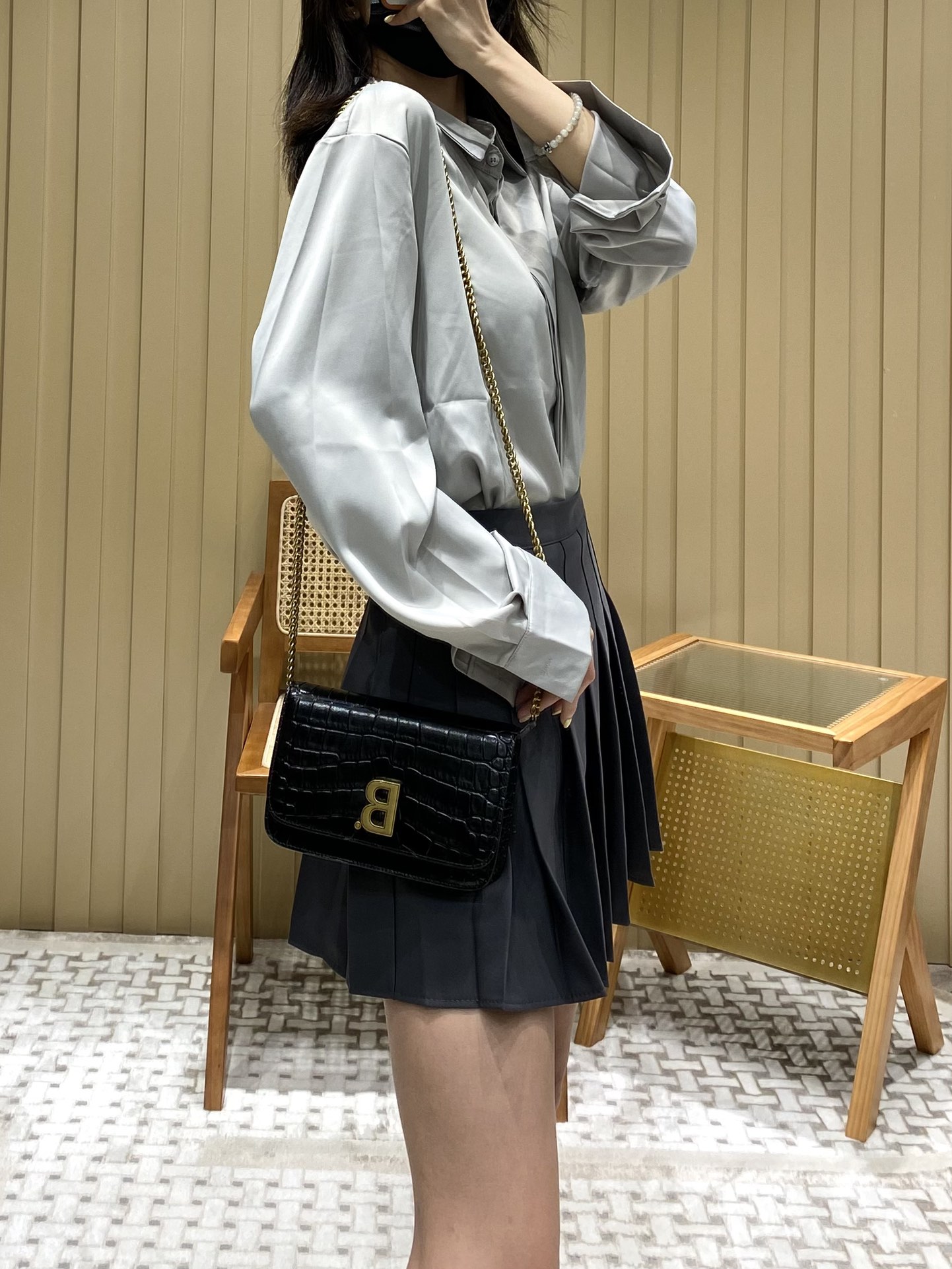 Balenciaga 𝐁. 𝘄𝗮𝗹𝗹𝗲𝘁 𝗼𝗻 𝗰𝗵𝗮𝗶𝗻 19.5CM BAG 593615鳄鱼纹黑色金扣