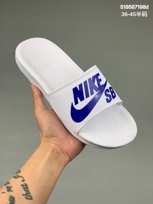 本地
Nike/耐克 原厂一次发泡轻量鞋底，透气记忆性泡棉包裹脚背要趣就趣Nike BENASSI SOLARSOFT SB
