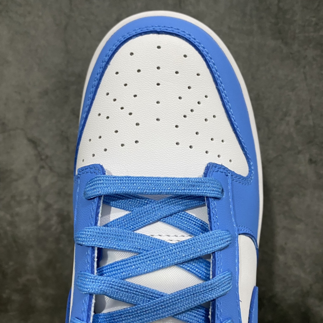 图片[5]-YT版本Dunk Low大学蓝 终极鞋型改进版 鞋头弧度和 后跟鞋型改到完美 皮料采用同步正品的原厂Sadesa头层皮 皮质毛孔细节和zp完全一致，裁边清洁度干净无瑕，市场第一梯队的高端版，可对比各字母版本！ 价格优势 可零售高价的版本‼️ 尺码：40-46 女码出货中-选品中心