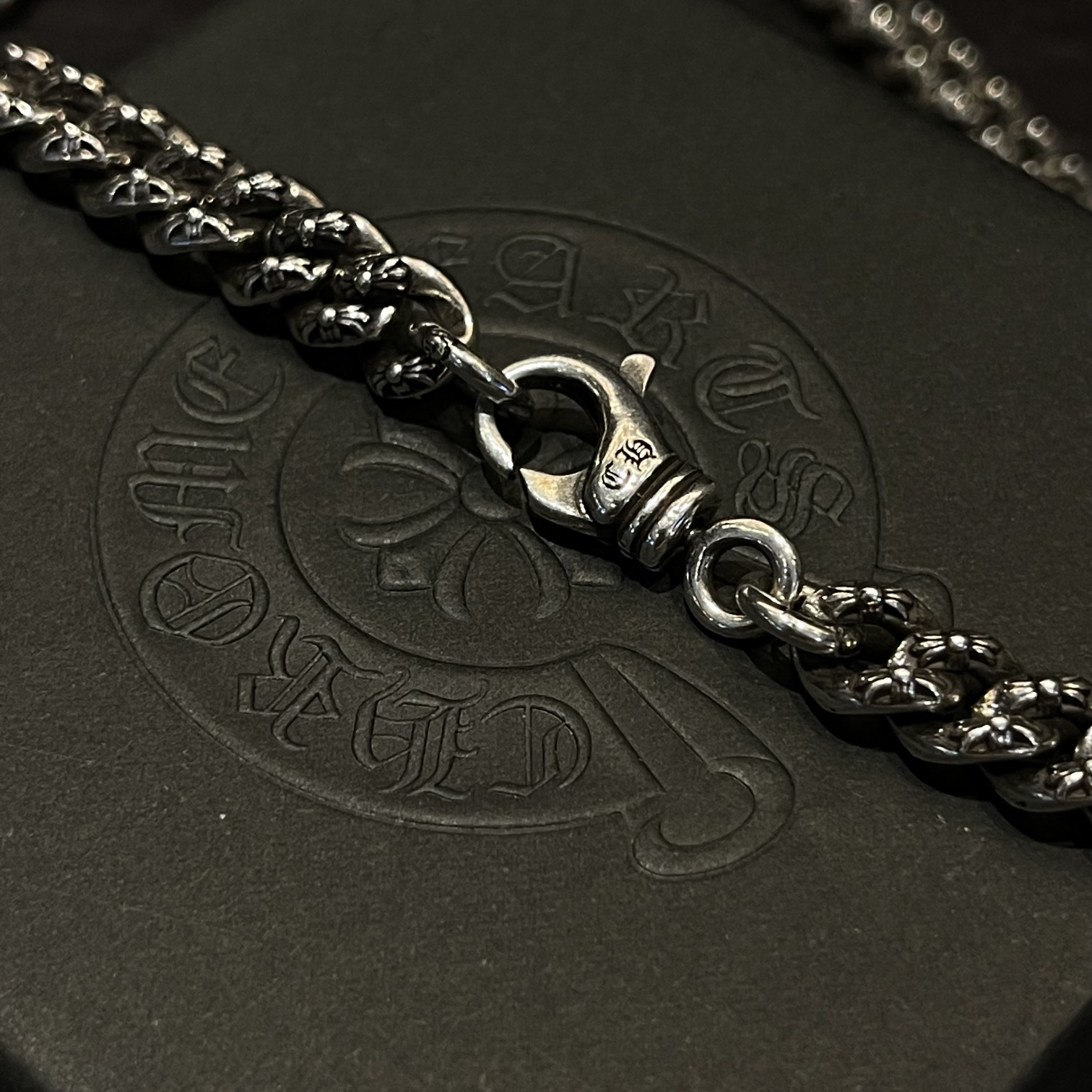 Chrome Hearts 𝐂𝐡𝐫𝐨𝐦𝐞 𝐡𝐞𝐚𝐫𝐭𝐬克罗心 满花链条十字项链 纯银材质 做旧 密集十字元素 龙虾扣 搭配