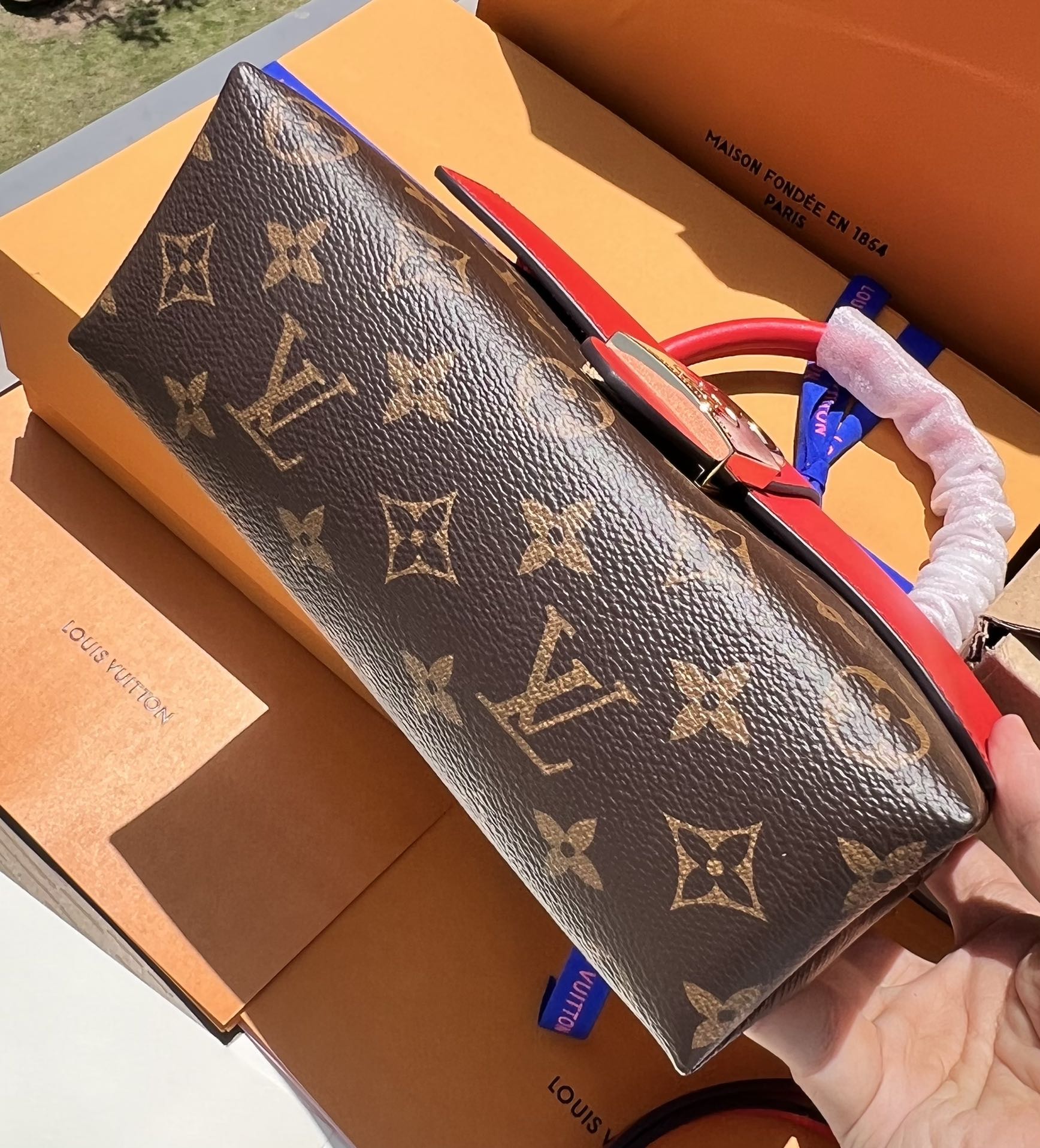 非市场普通货 进口皮料半钢五金 m44322尺寸:20×16×7.5cmLV海外渠道资源特供Locky 