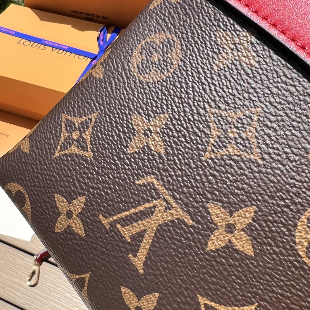 非市场普通货 进口皮料半钢五金 m44322尺寸:20×16×7.5cmLV海外渠道资源特供Locky 