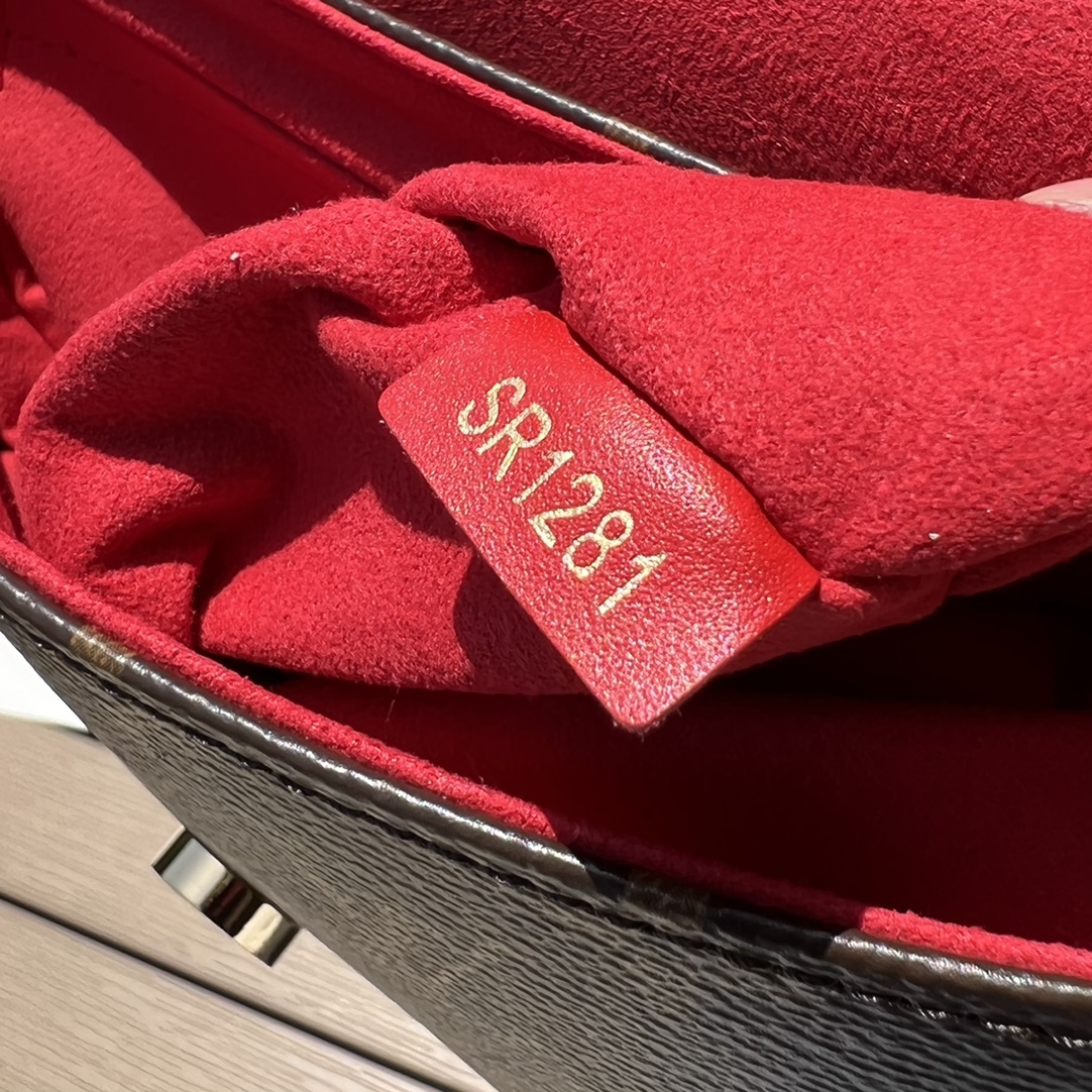 非市场普通货 进口皮料半钢五金 m44322尺寸:20×16×7.5cmLV海外渠道资源特供Locky 