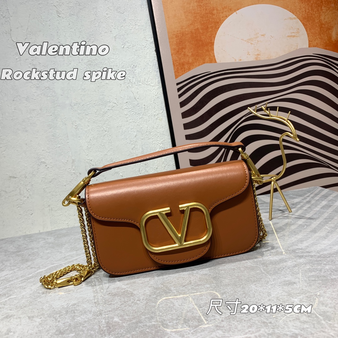 【520甄选】VALENTINO华家 女士MINILOCO 小牛皮新品 金属链条和细腻皮革组成别致双提柄,还可拆除变身手 【520甄选】VALENTINO华家 女士MINILOCO 小牛皮新品 金属链条和细腻皮革组成别致双提柄,还可拆除变身手