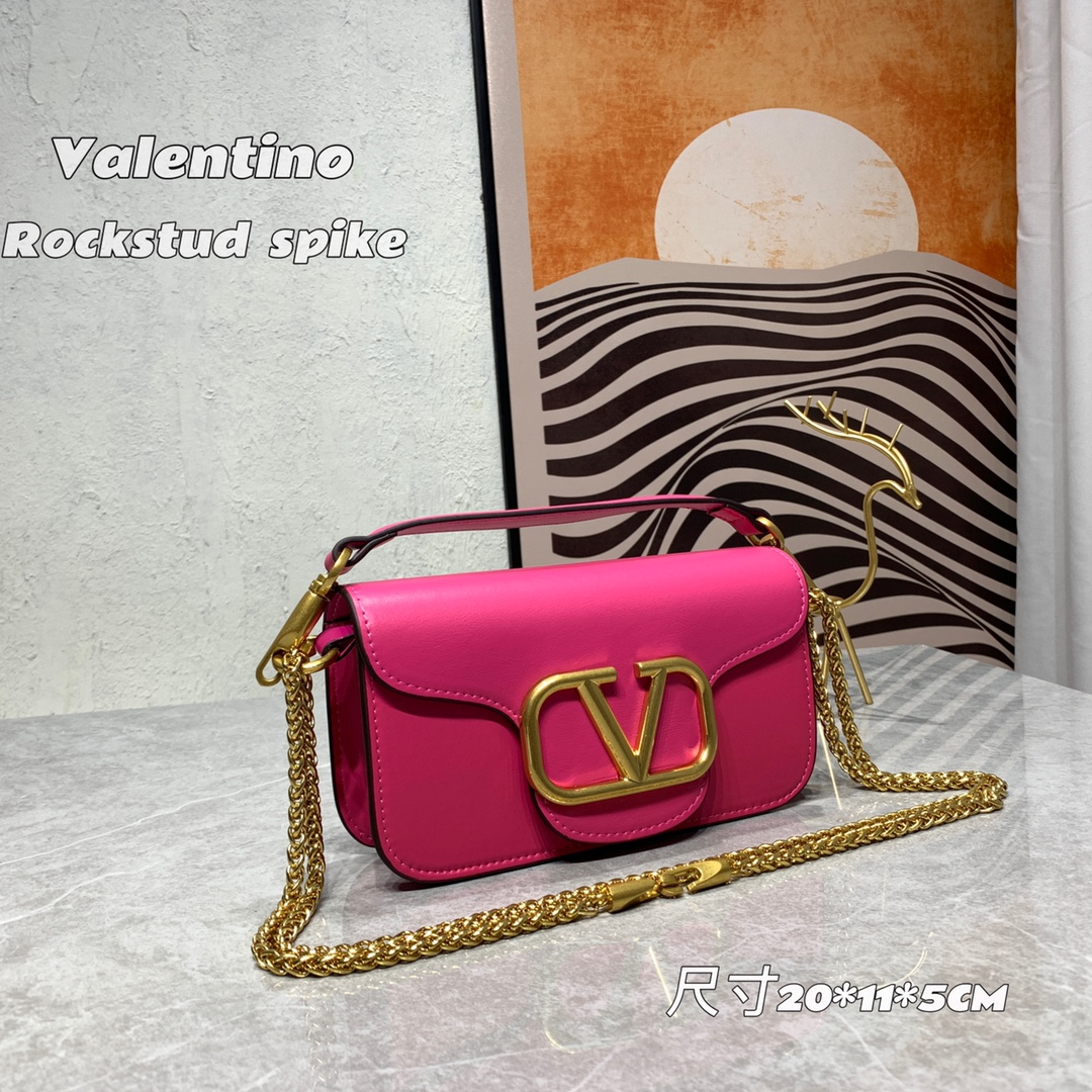 【520甄选】VALENTINO华家 女士MINILOCO 小牛皮新品 金属链条和细腻皮革组成别致双提柄,还可拆除变身手 【520甄选】VALENTINO华家 女士MINILOCO 小牛皮新品 金属链条和细腻皮革组成别致双提柄,还可拆除变身手