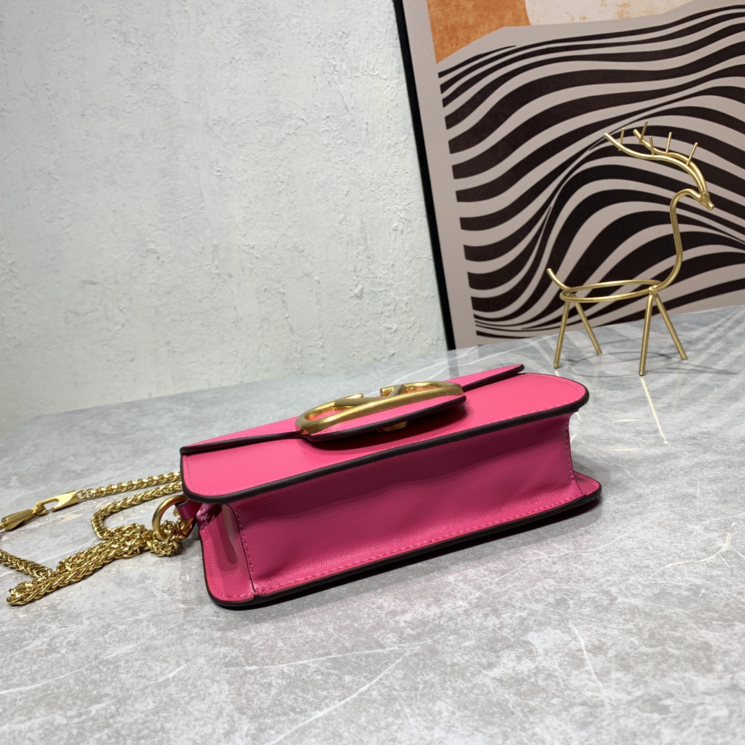【520甄选】VALENTINO华家 女士MINILOCO 小牛皮新品 金属链条和细腻皮革组成别致双提柄,还可拆除变身手 【520甄选】VALENTINO华家 女士MINILOCO 小牛皮新品 金属链条和细腻皮革组成别致双提柄,还可拆除变身手