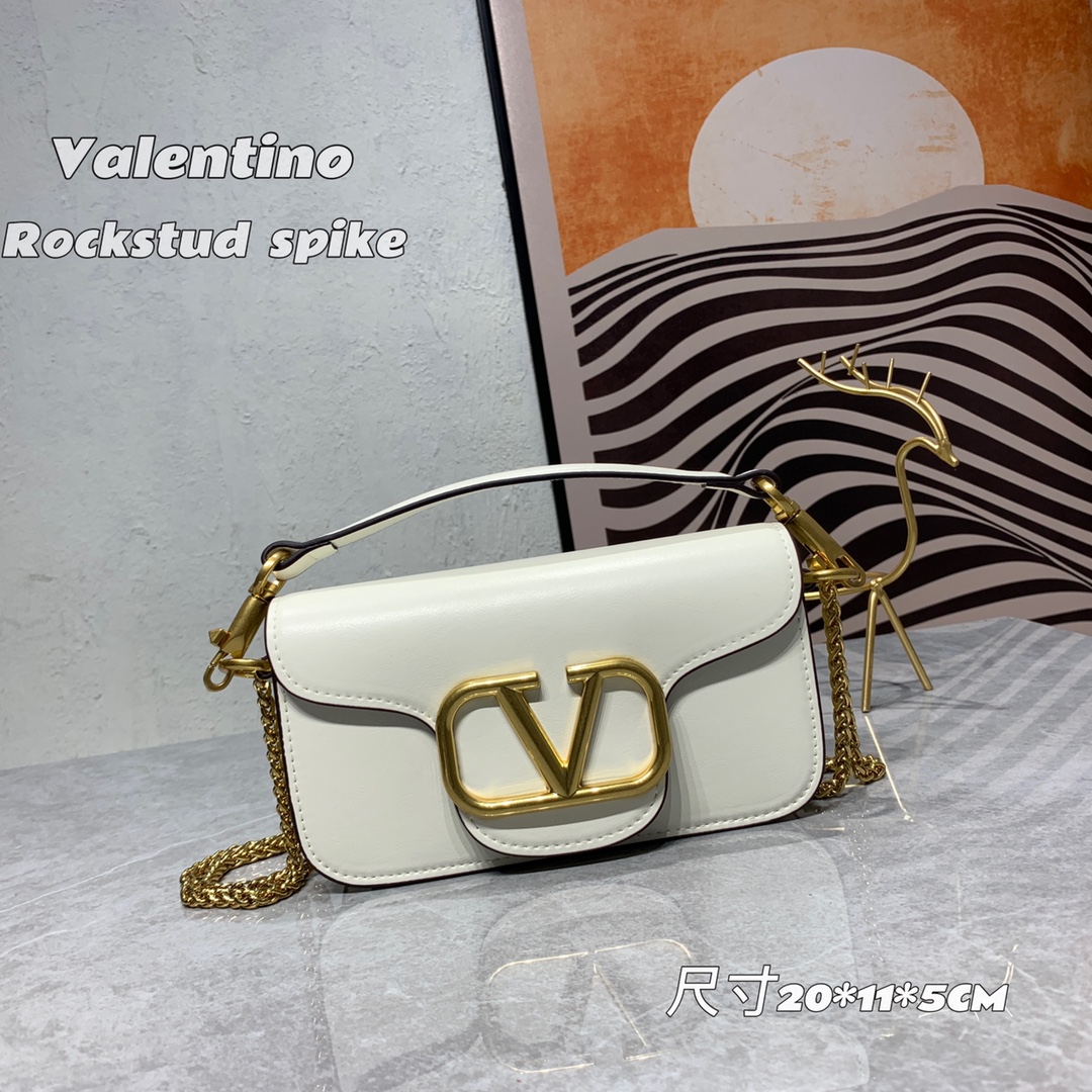 【520甄选】VALENTINO华家 女士MINILOCO 小牛皮新品 金属链条和细腻皮革组成别致双提柄,还可拆除变身手 【520甄选】VALENTINO华家 女士MINILOCO 小牛皮新品 金属链条和细腻皮革组成别致双提柄,还可拆除变身手