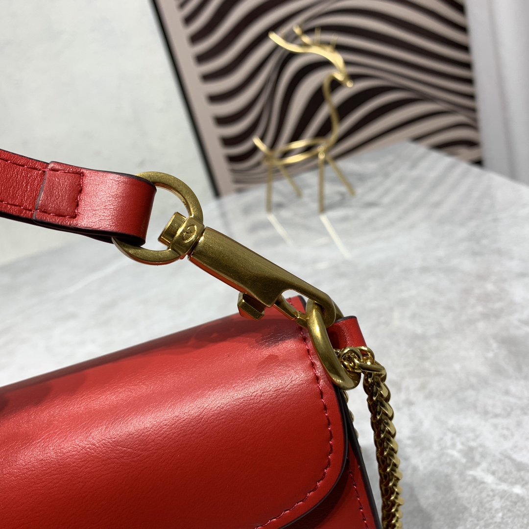 【520甄选】VALENTINO华家 女士MINILOCO 小牛皮新品 金属链条和细腻皮革组成别致双提柄，还可拆除变身手