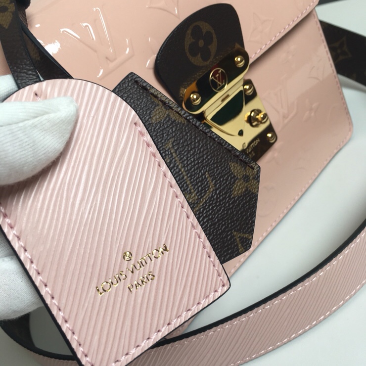 M90376芭蕾粉顶级原单此款SpringStreet手袋采用MonogramVernis漆面牛皮风格百