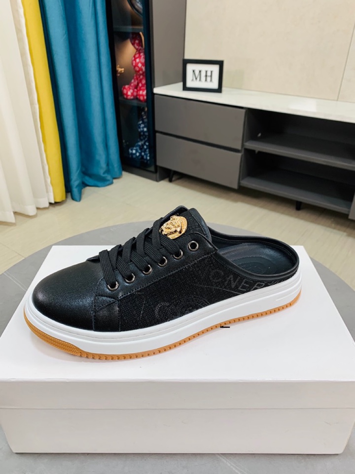 I0  VERSACE范思哲～独特现代风运动鞋。专柜代购🏃休闲半拖😍牛皮打印➕吸汗真皮内里拒绝脱色磨脚鞋底：原厂特供原版底，超舒服耐磨防滑原版底，