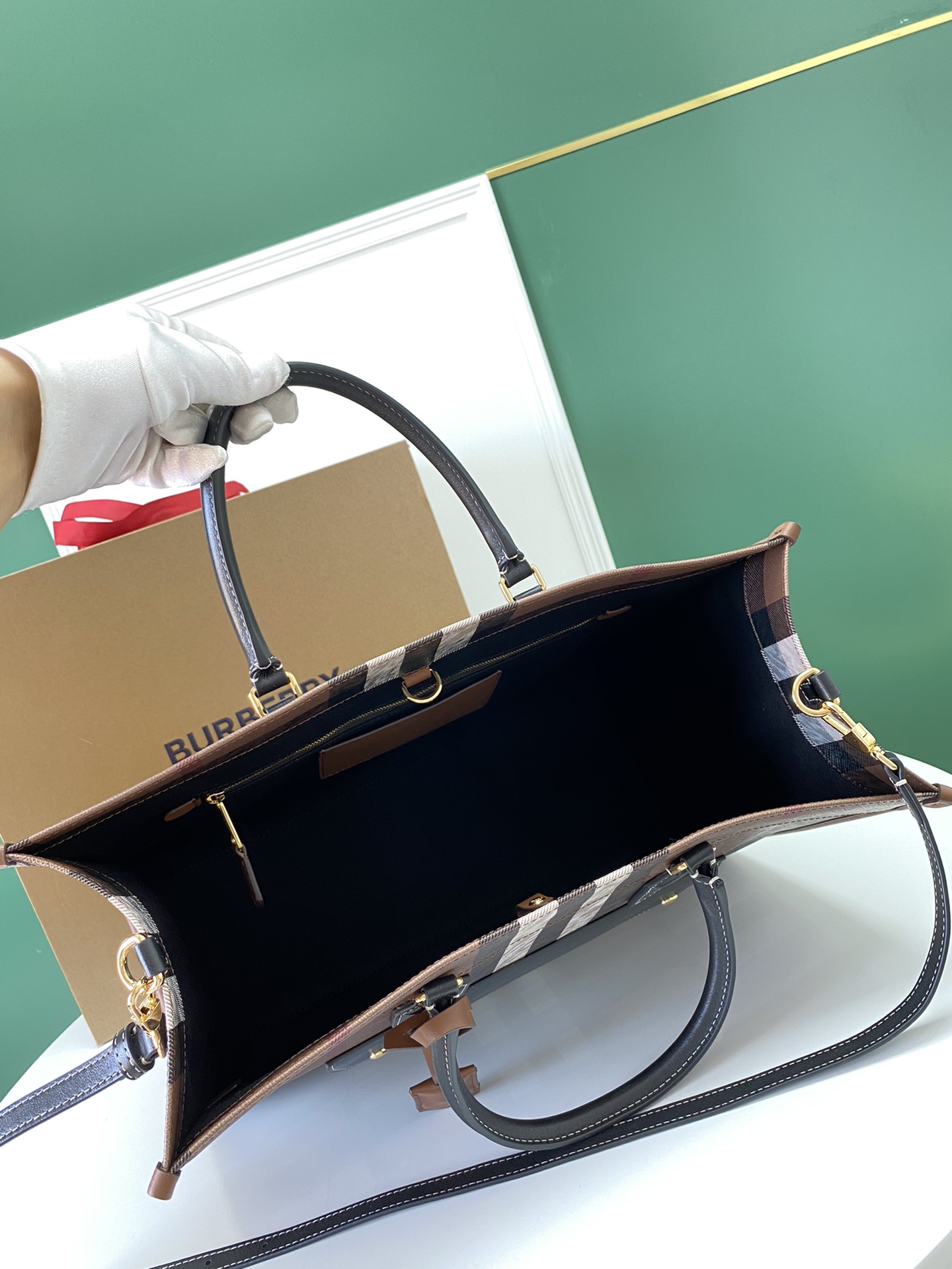 Burberry巴宝莉最新桦木棕格纹托特包