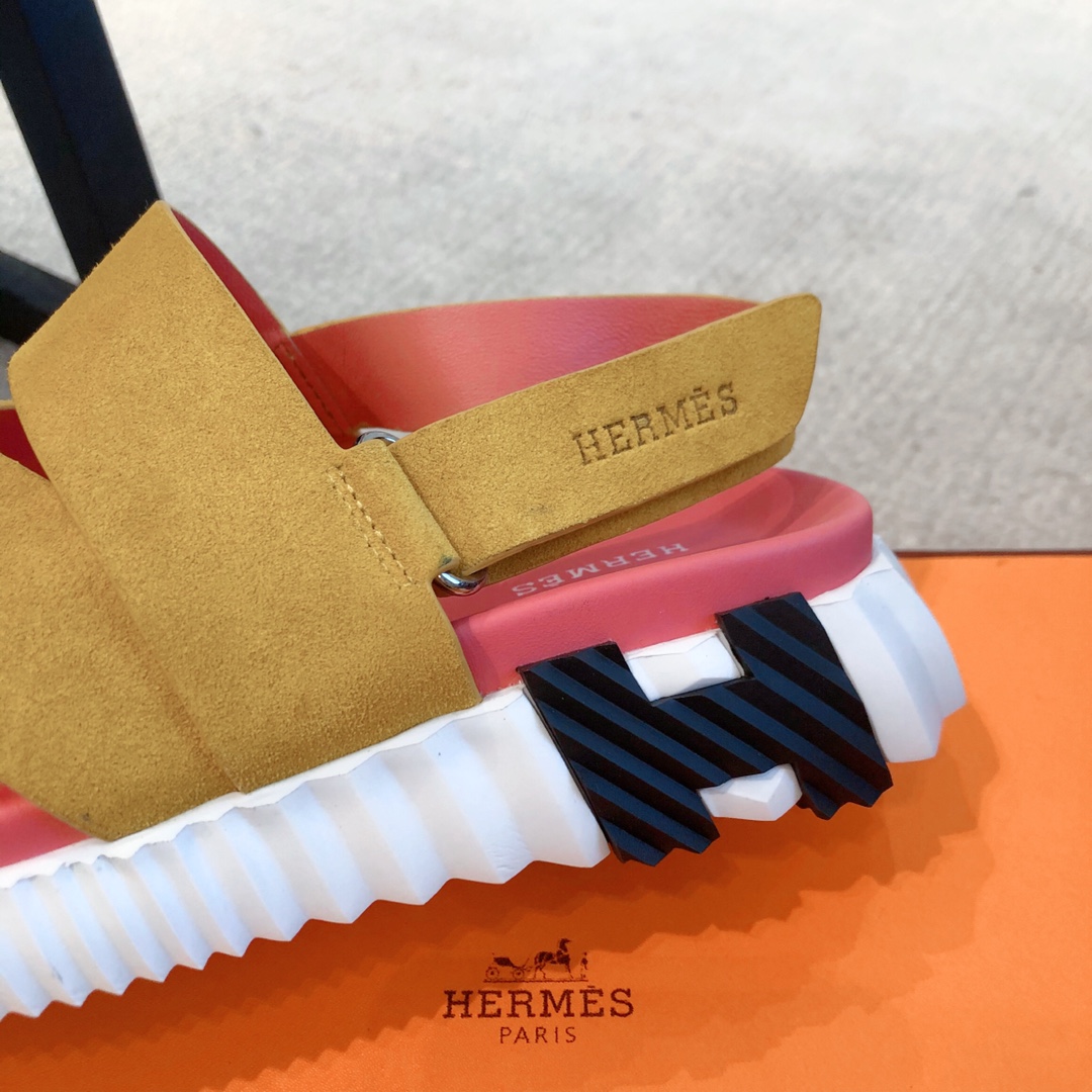 Hermes...aEclair情侣款2023新色+爆款系列鞋底轻盈有一定厚度增高显腿长！透体透气舒适的