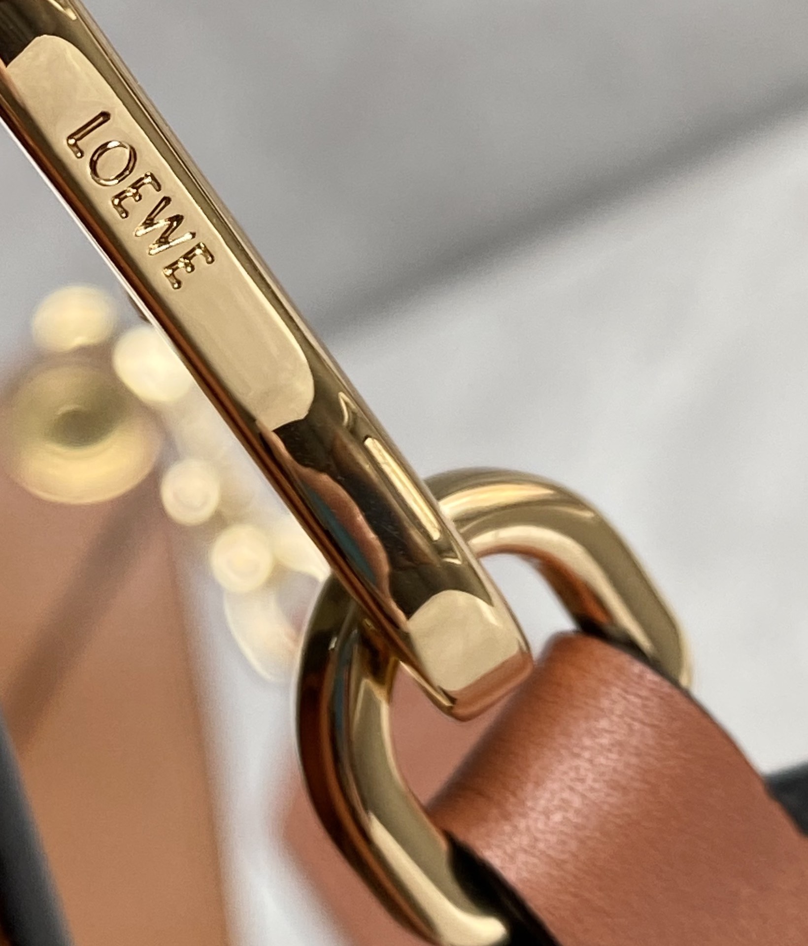 LOEWE罗意威 Luna 半月包 0676焦糖色