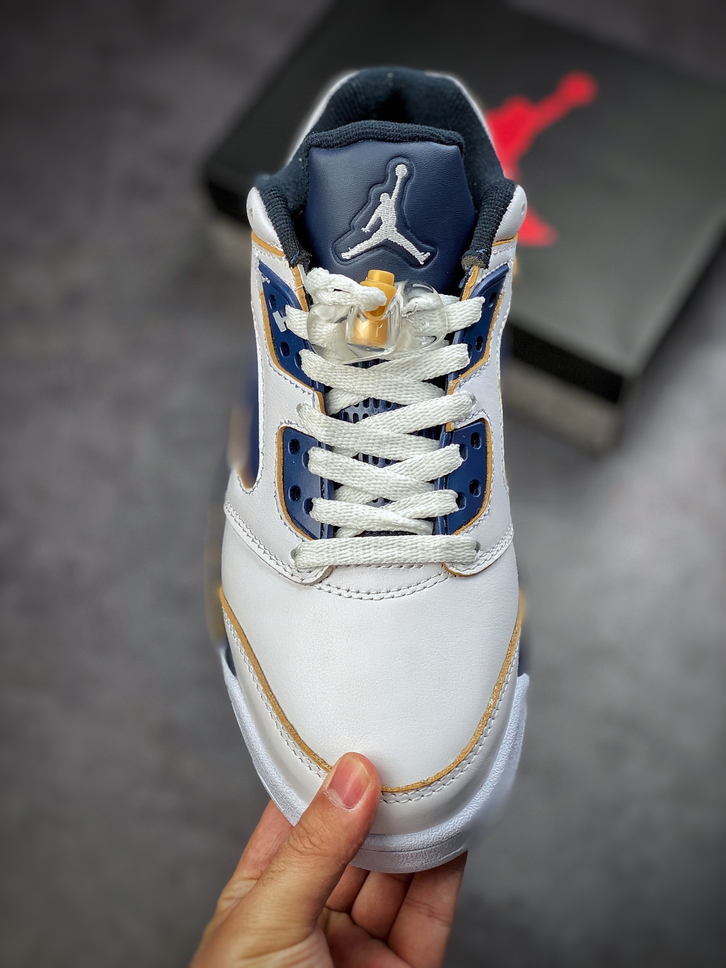 260 Air Jordan 5 Retro Low 火焰白蓝黄 819171-135