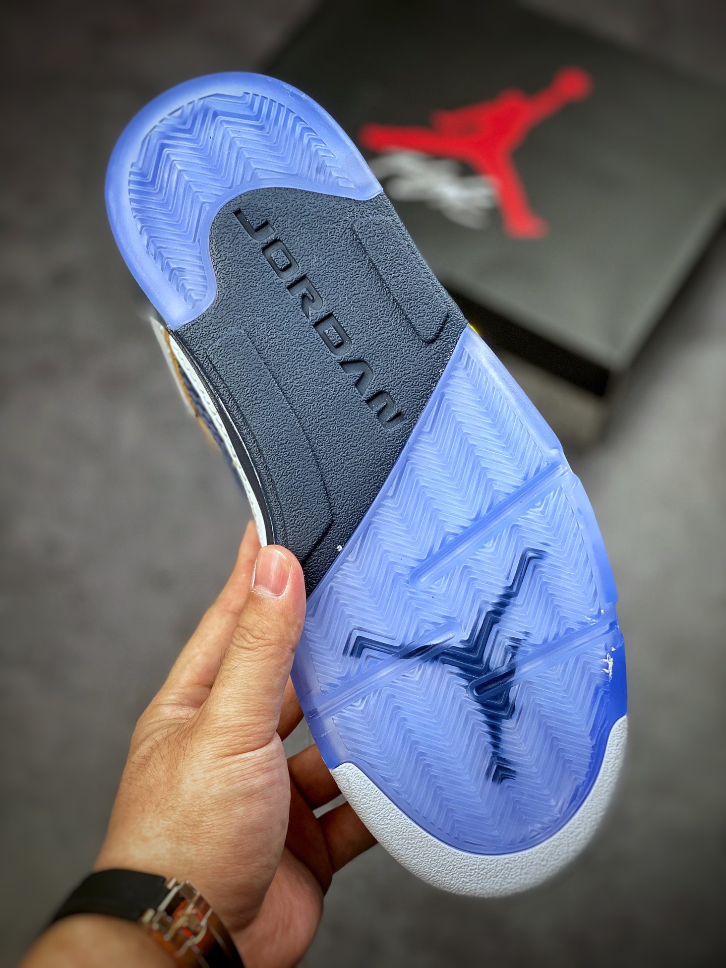 260 Air Jordan 5 Retro Low 火焰白蓝黄 819171-135