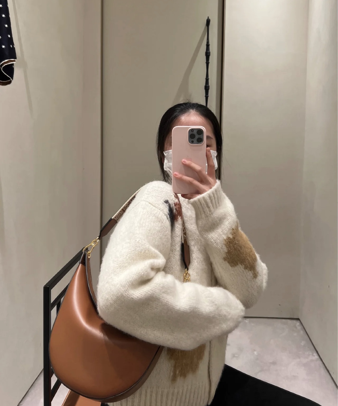LOEWE罗意威 Luna 半月包 0676焦糖色