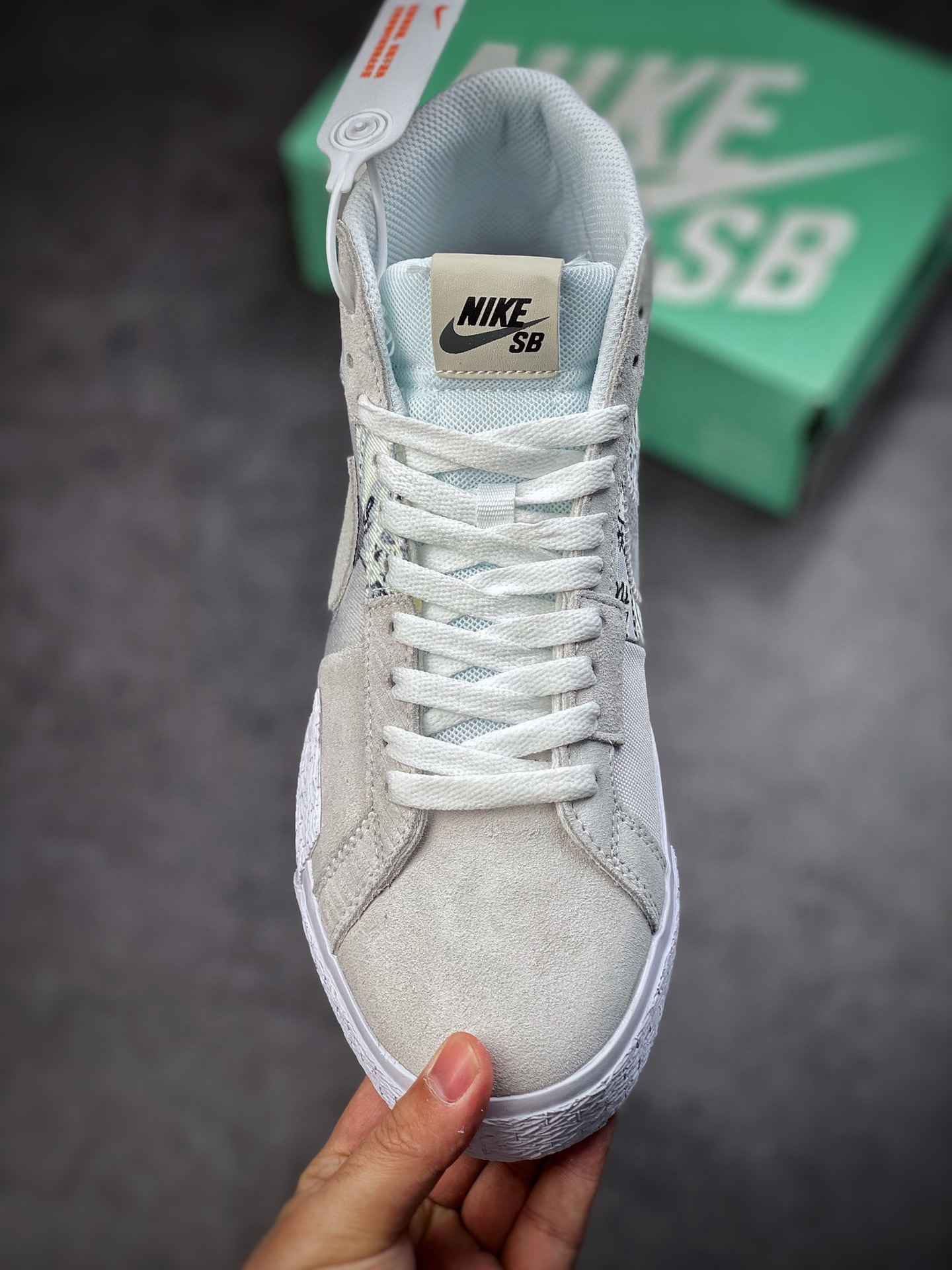 170 Nike SB Zoom Blazer Mid 灰白花卉 经典百搭中帮开拓者休闲运动板鞋 DM0859-100