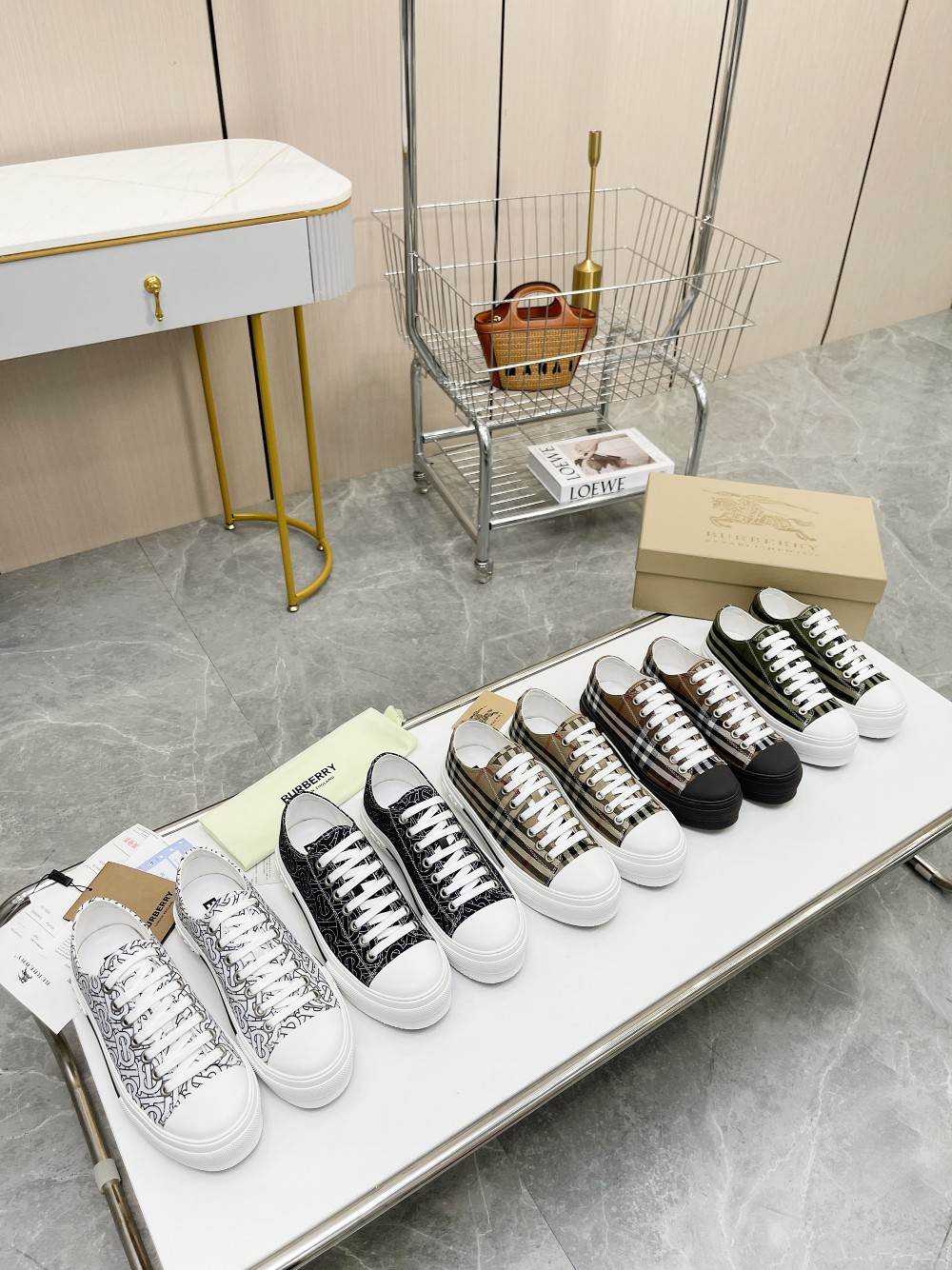 [Burberry Women