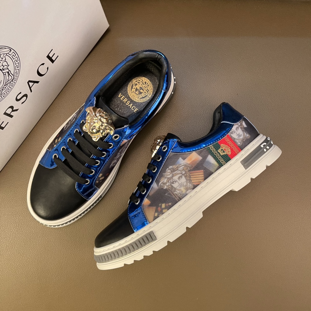 I5   范思哲VERSACE 2021经典休闲板鞋，原版瓦莎琪牛皮鞋，鞋面刺绣logo尽显细节。欧美大师独特版面设计，完美打造专柜品质。羊皮内里柔软舒适，耐磨仿滑原版大底，户外驾车首选