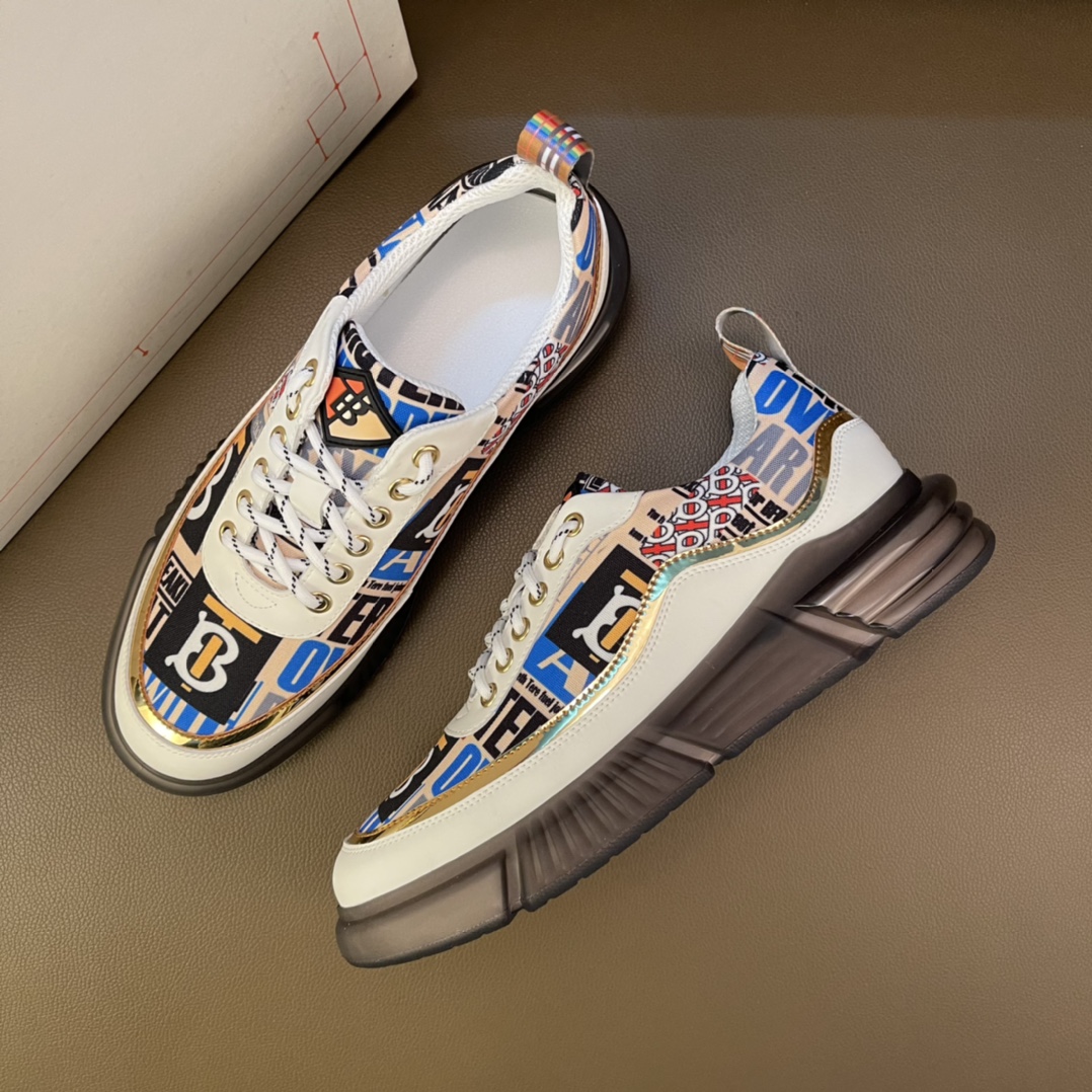 I5  高品质😍 欧美大师设计简洁高档大气，专柜品质值得信赖，面料进口顶级牛皮 。😍 羊皮内里🐑 做工精细，专柜原版大底，上脚舒适百搭，潮男乐福专属定制，小 麦昆 Alexander McQueen  适合司机户外行车🚗 休闲鞋系列之首 男鞋