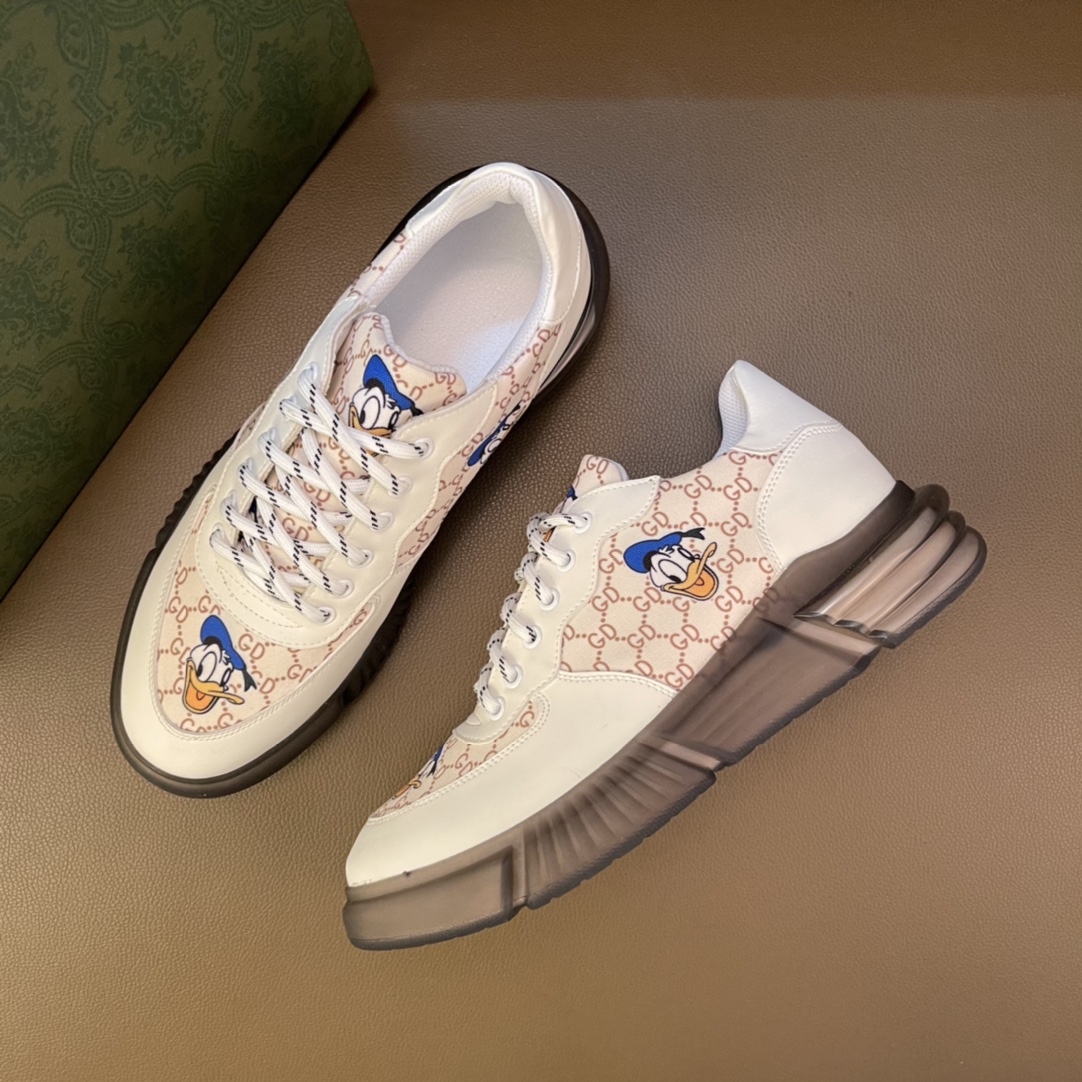 I5  高品质😍 欧美大师设计简洁高档大气，专柜品质值得信赖，面料进口顶级牛皮 。😍 羊皮内里🐑 做工精细，专柜原版大底，上脚舒适百搭，潮男乐福专属定制，小 麦昆 Alexander McQueen  适合司机户外行车🚗 休闲鞋系列之首 男鞋