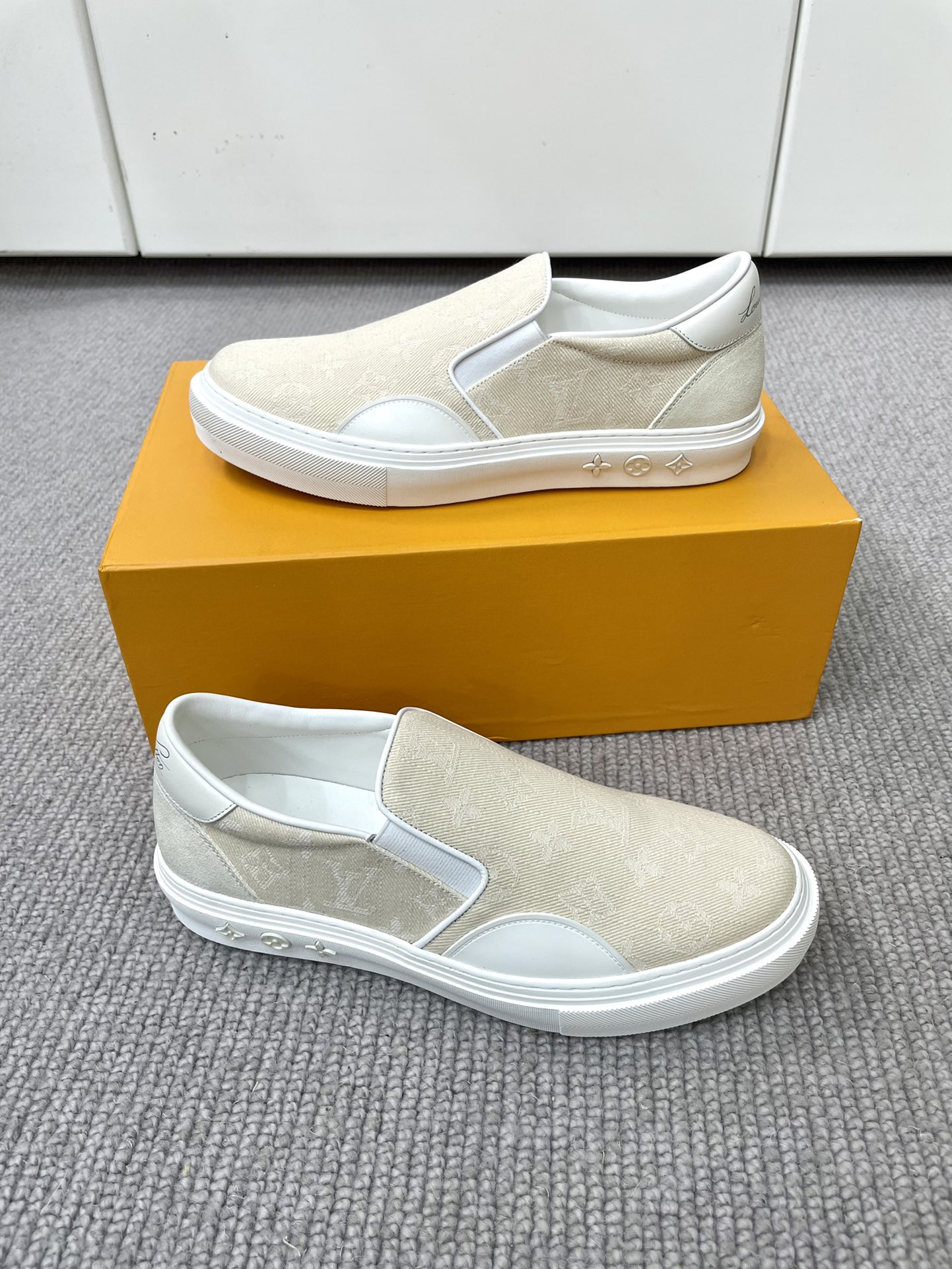 Louis Vuitton Men's Cream Monogram Canvas Slip-On Sneakers Size 38-44 5 i1652987771 5403 3