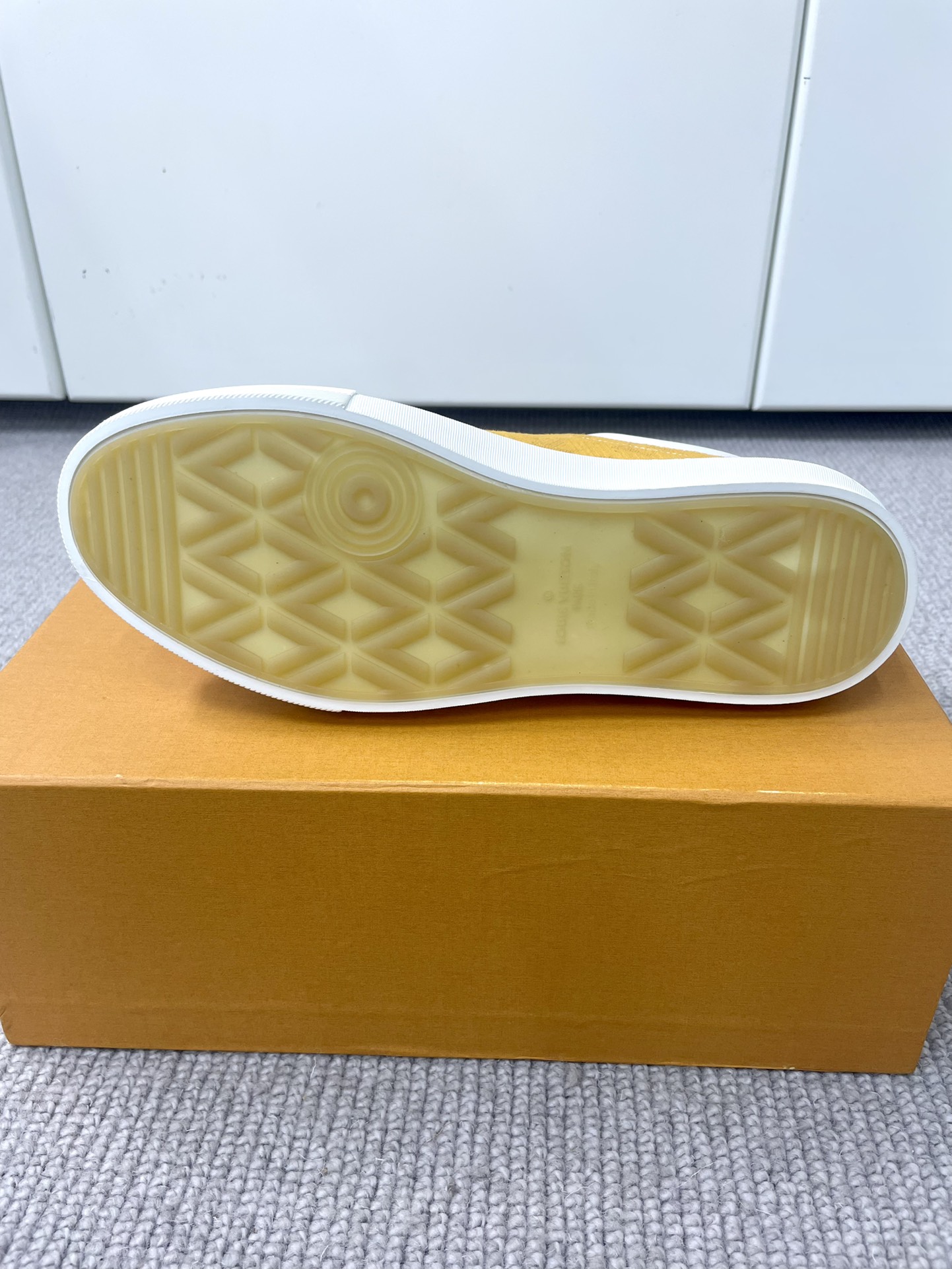 superior único original P180 marca: LOUIS * VUITTON (Louis Vuitton) código estándar: código de los h