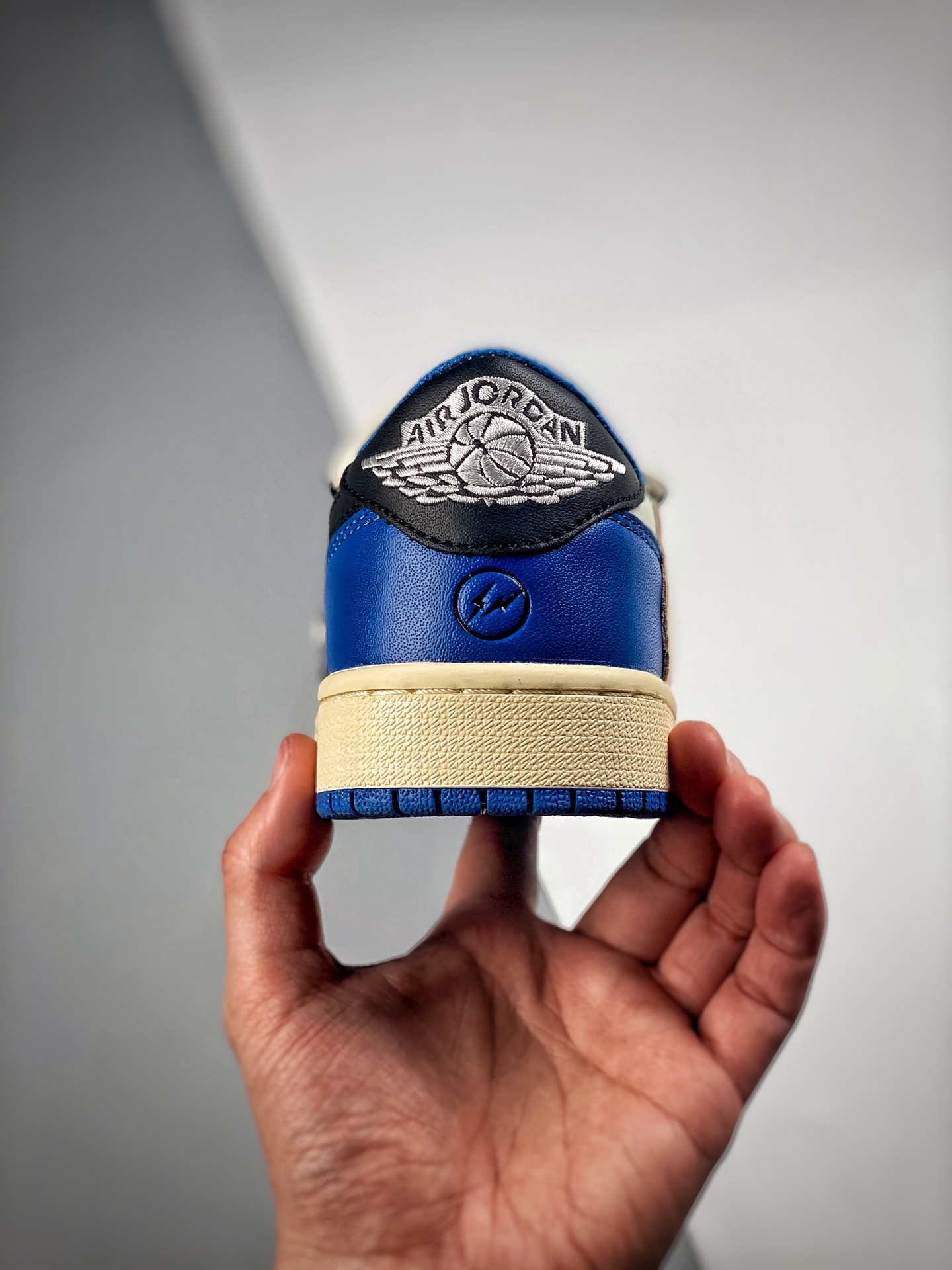 Miniatura 7