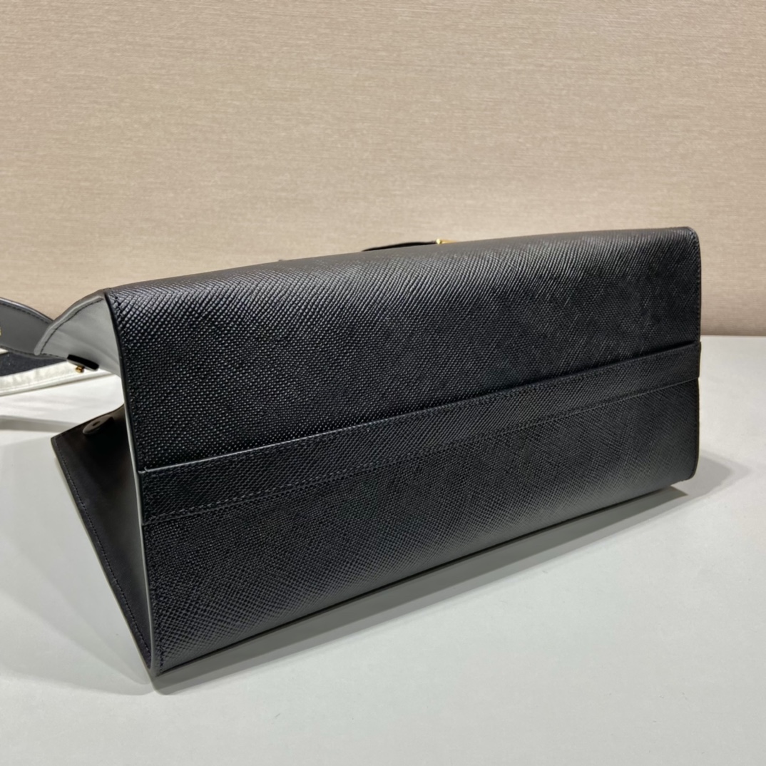 PRADA普拉达进口粗十字牛皮手提包1BA155