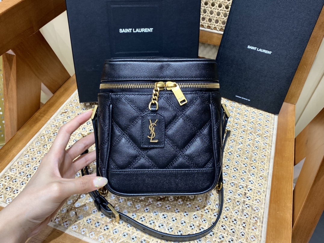 Saint laurent Ysl 80’s 𝙑𝙖𝙣𝙞𝙩𝙮 方形水桶化妆包 649779黑色