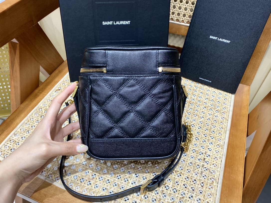 Saint laurent Ysl 80’s 𝙑𝙖𝙣𝙞𝙩𝙮 方形水桶化妆包 649779黑色