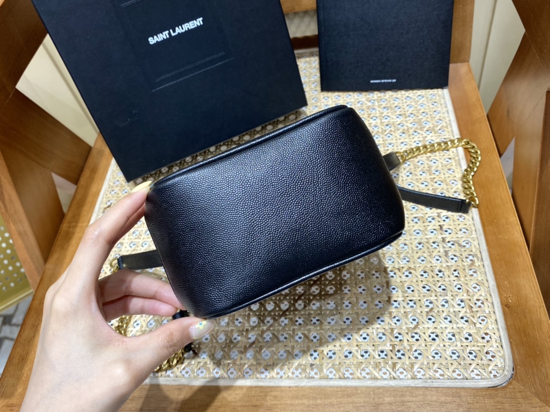 Saint laurent Ysl 80’s 𝙑𝙖𝙣𝙞𝙩𝙮 方形水桶化妆包 649779黑色