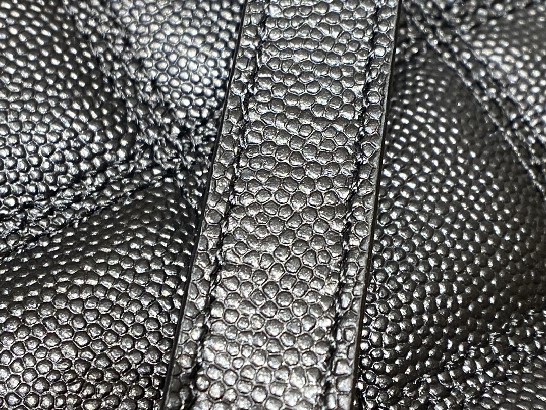 Saint laurent Ysl 80’s 𝙑𝙖𝙣𝙞𝙩𝙮 方形水桶化妆包 649779黑色