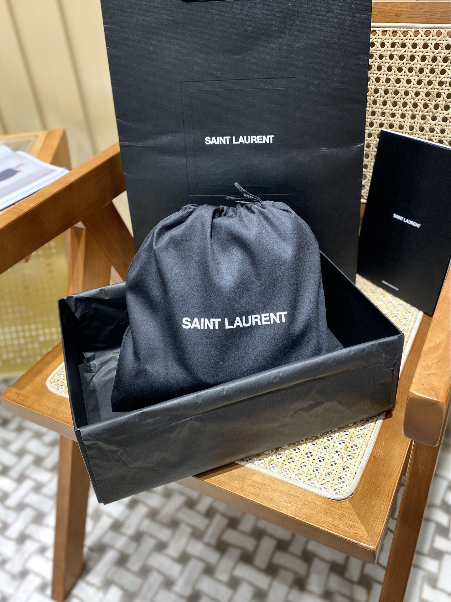 Saint laurent Ysl 80’s 𝙑𝙖𝙣𝙞𝙩𝙮 方形水桶化妆包 649779黑色
